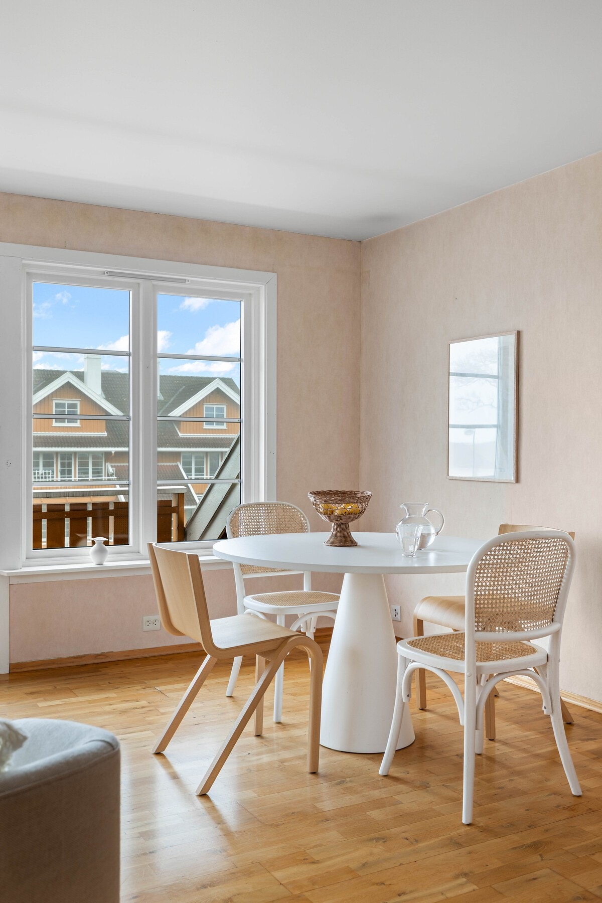 Stuen har plass til spisebord. Galleribilde