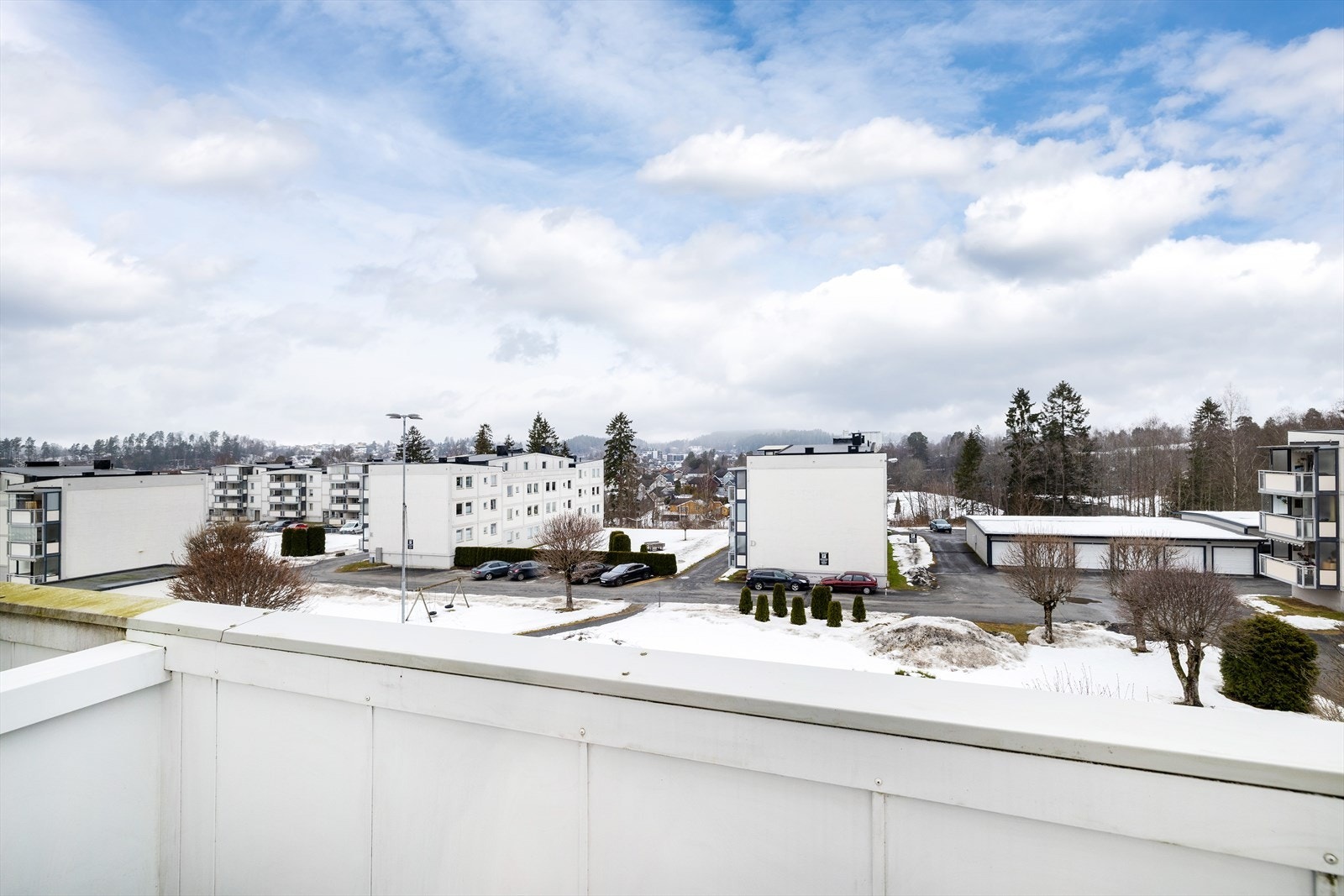 Fra leiligheten er det gangavstand til Hønefoss sentrum og et rikt utvalg av butikker og servicetilbud. Galleribilde
