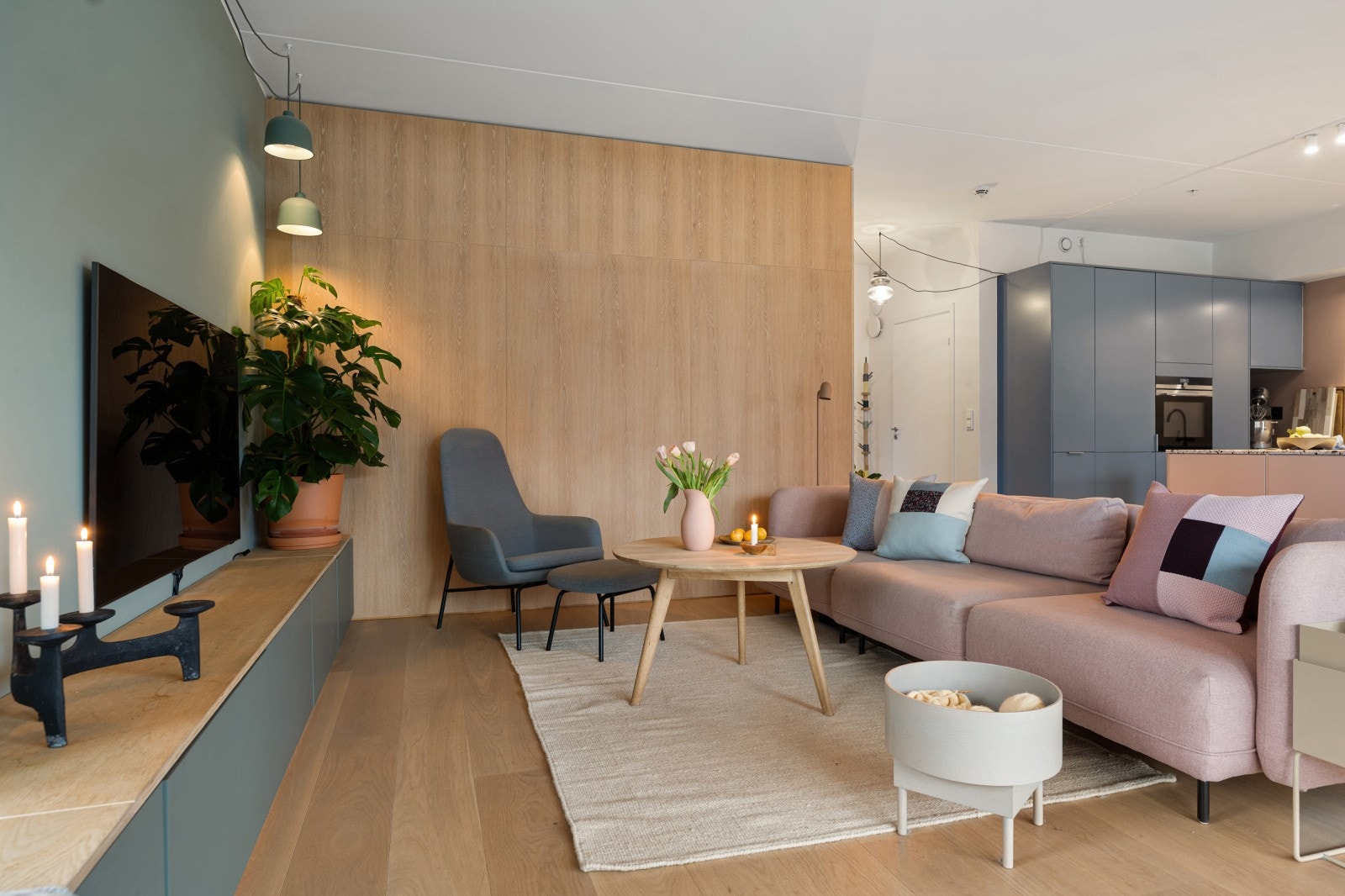 Her er det god plass til sofagruppe. Galleribilde