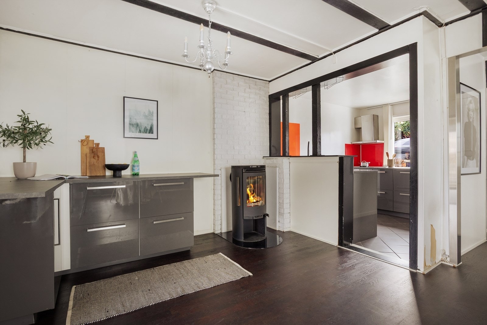 Effektiv oppvarming via vedovn. Galleribilde