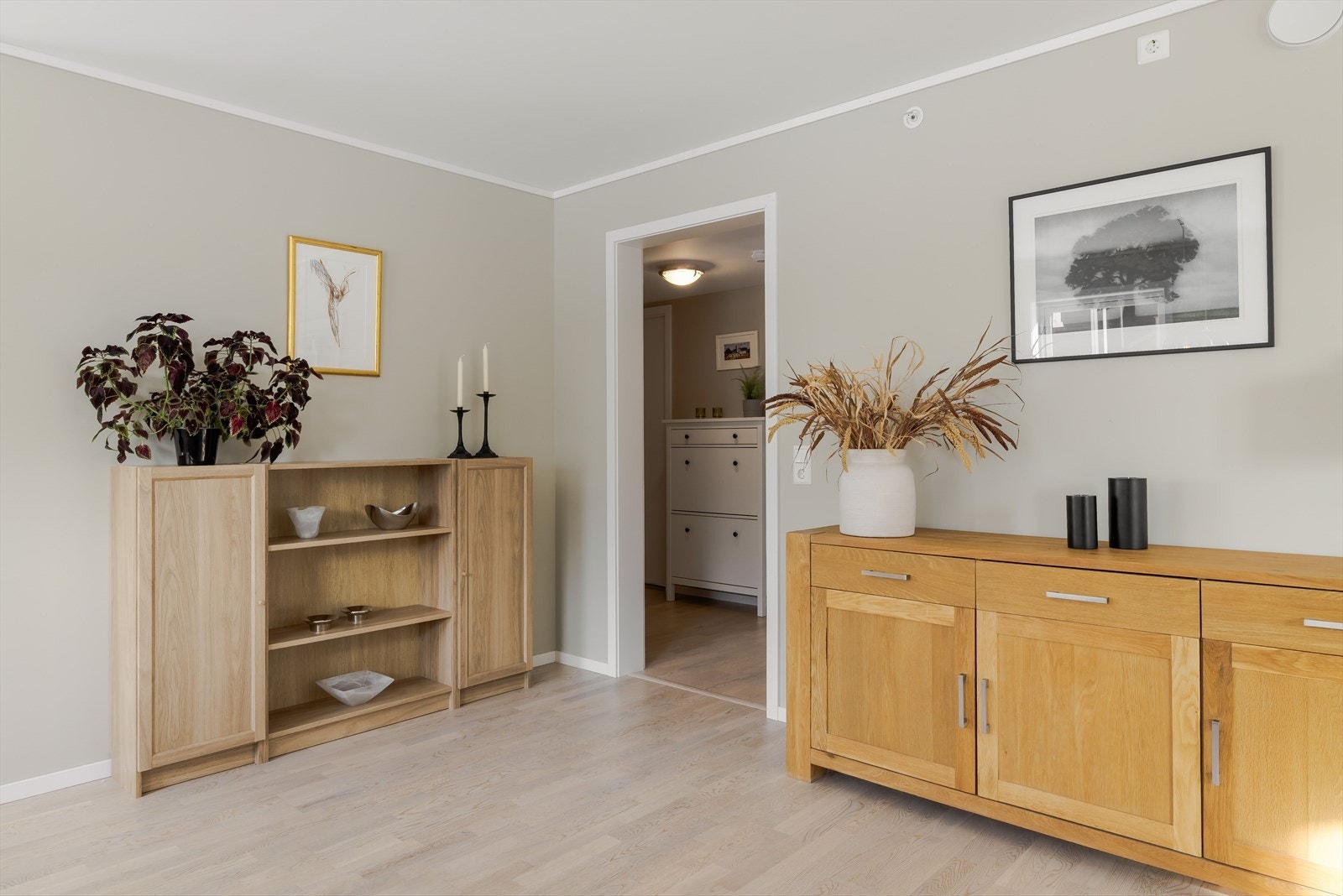 Det er også god plass til diverse ønskelige møbler. Galleribilde
