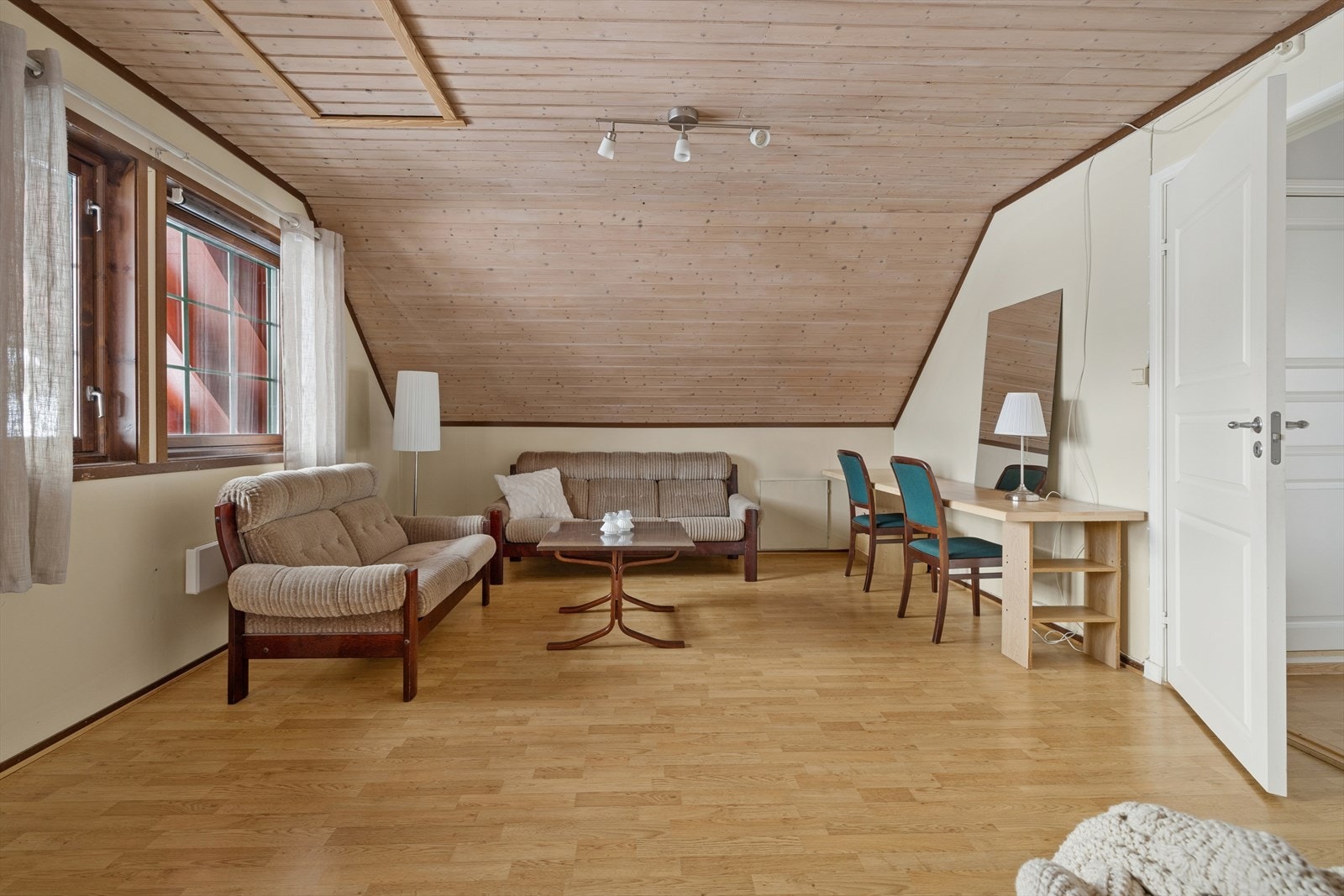 Fra soverommet er det utgang til veranda. Galleribilde