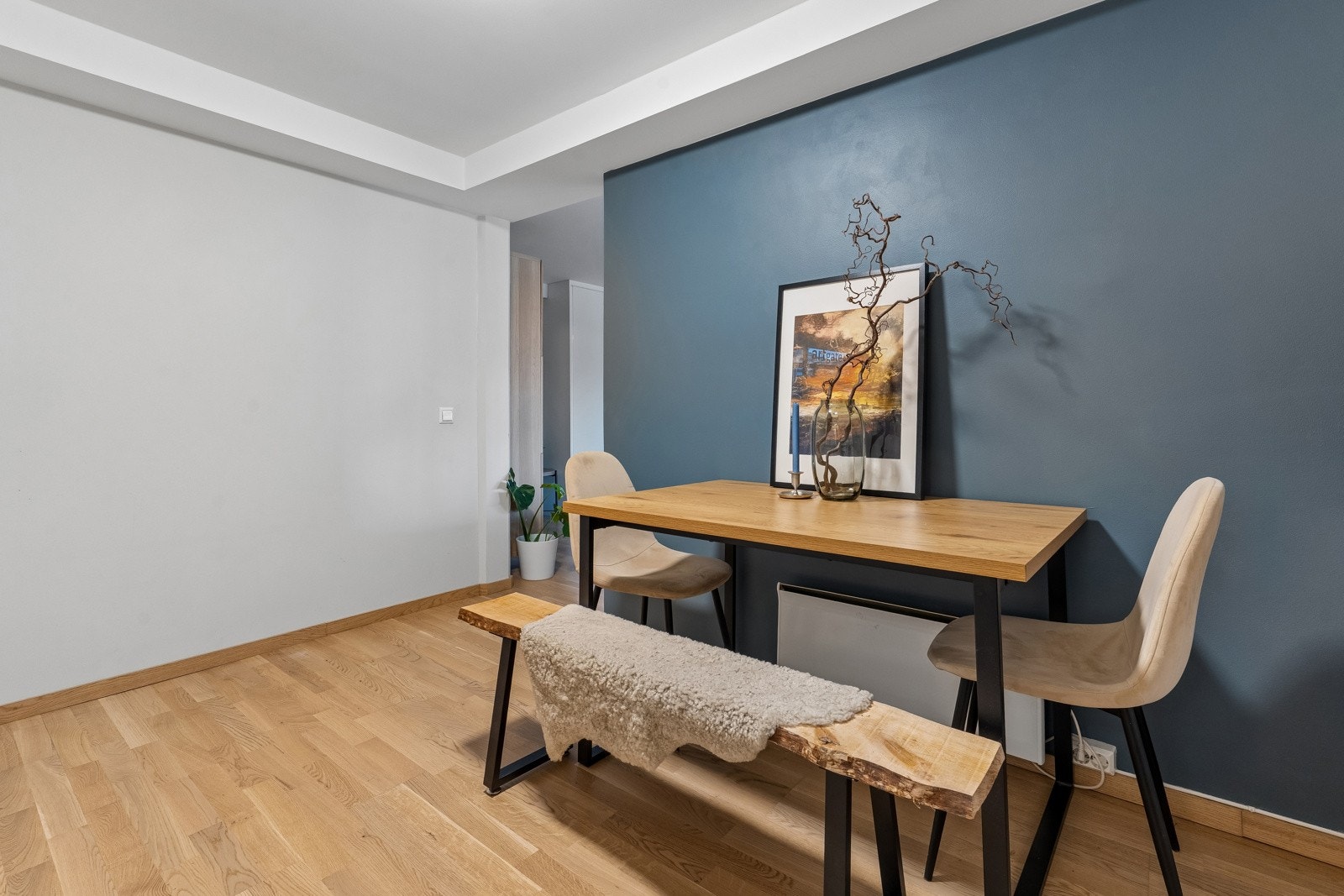 God plass til spisebord og stor plass til å samle venner og familie til hyggelige anledninger. Galleribilde