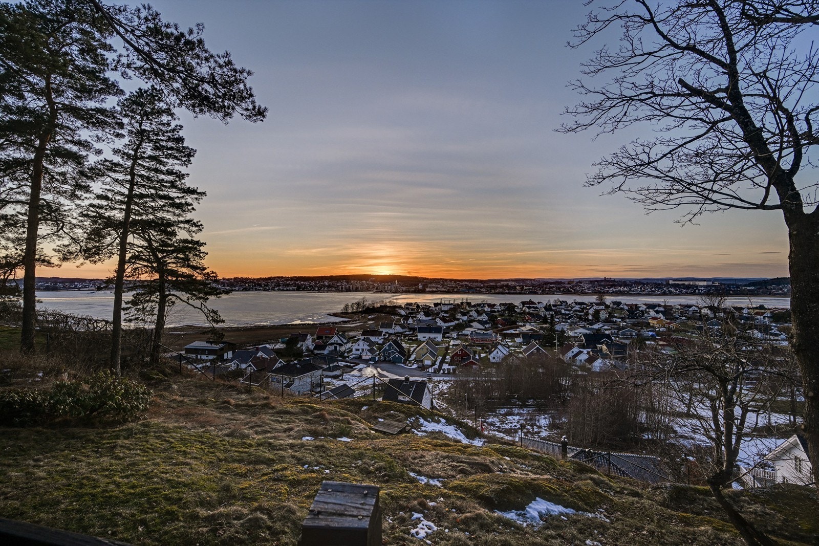 Uforstyrret utsikt mot solnedgangen - en vakker avslutning på dagen. Galleribilde