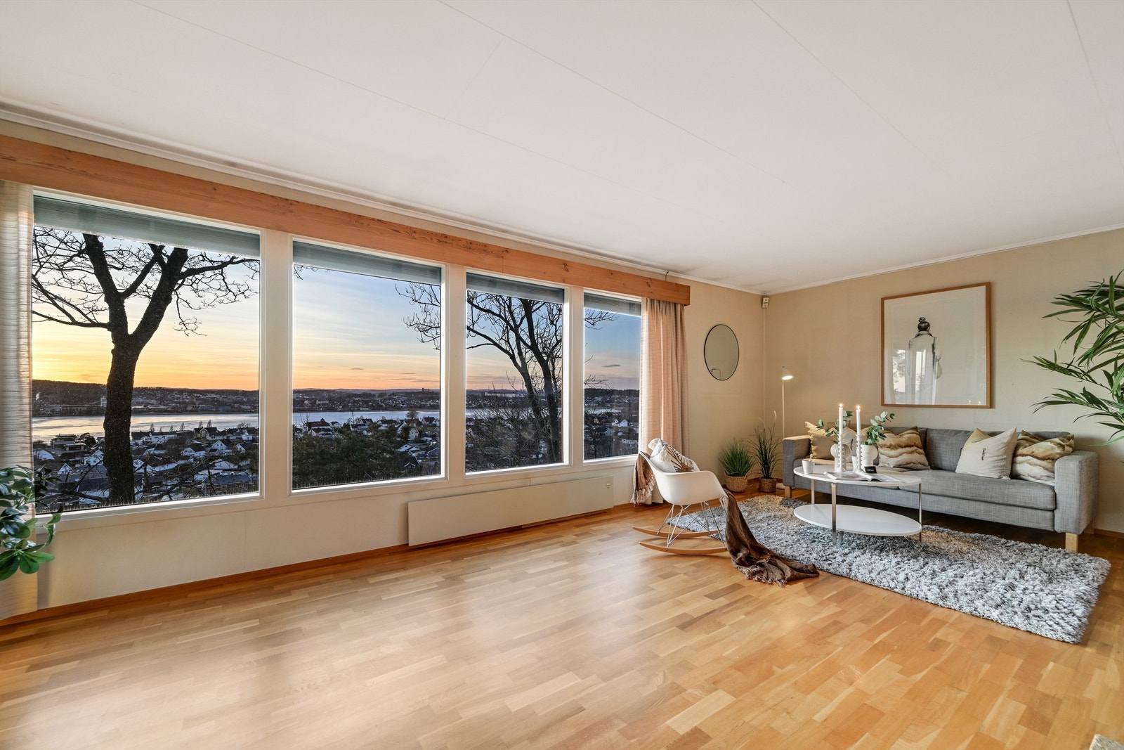 Her ligger alt til rette for hyggelige kvelder med stearinlys, pledd og gode samtaler. Galleribilde