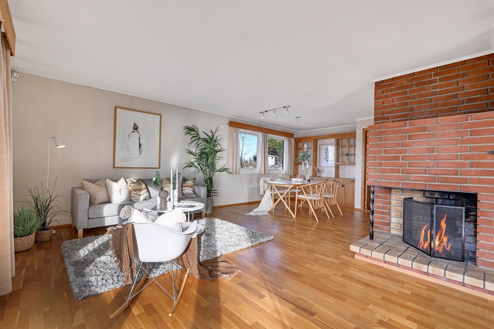 Peisen blir et naturlig midtpunkt og gir hjemmet en varm karakter. Galleribilde