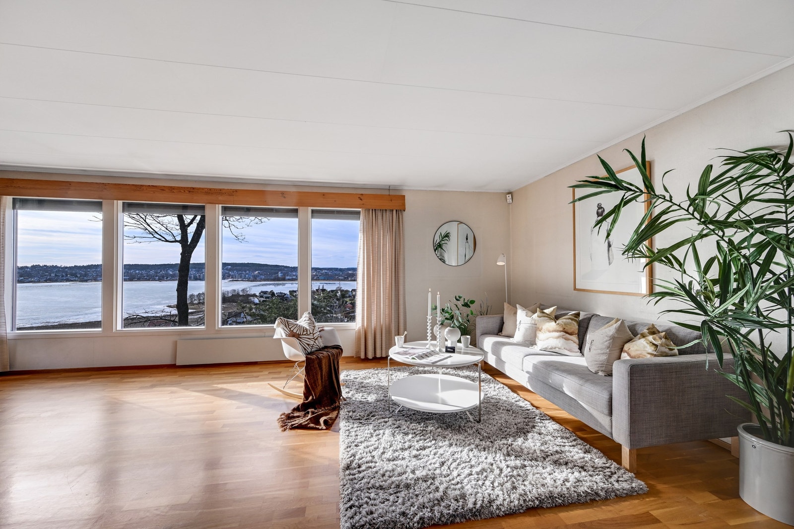 Stuen er perfekt for både avslapning og sosiale sammenkomster. Galleribilde