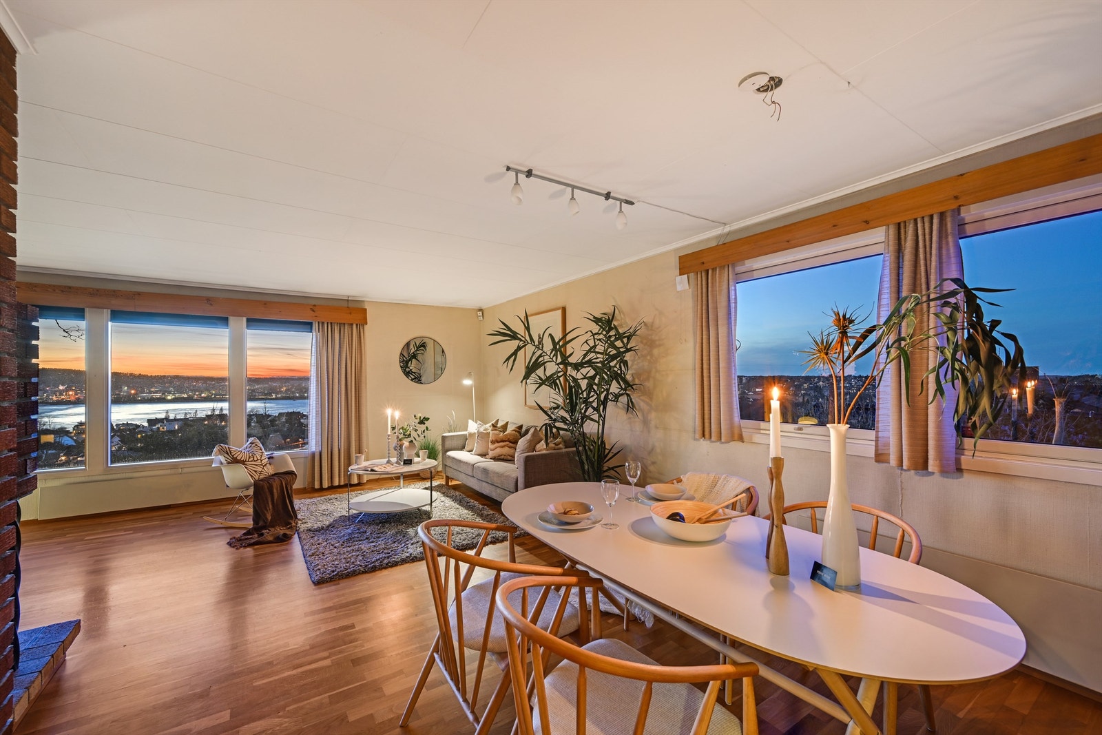 Store flater gir fleksible møbleringsmuligheter, slik at rommet enkelt kan tilpasses din personlige stil. Galleribilde