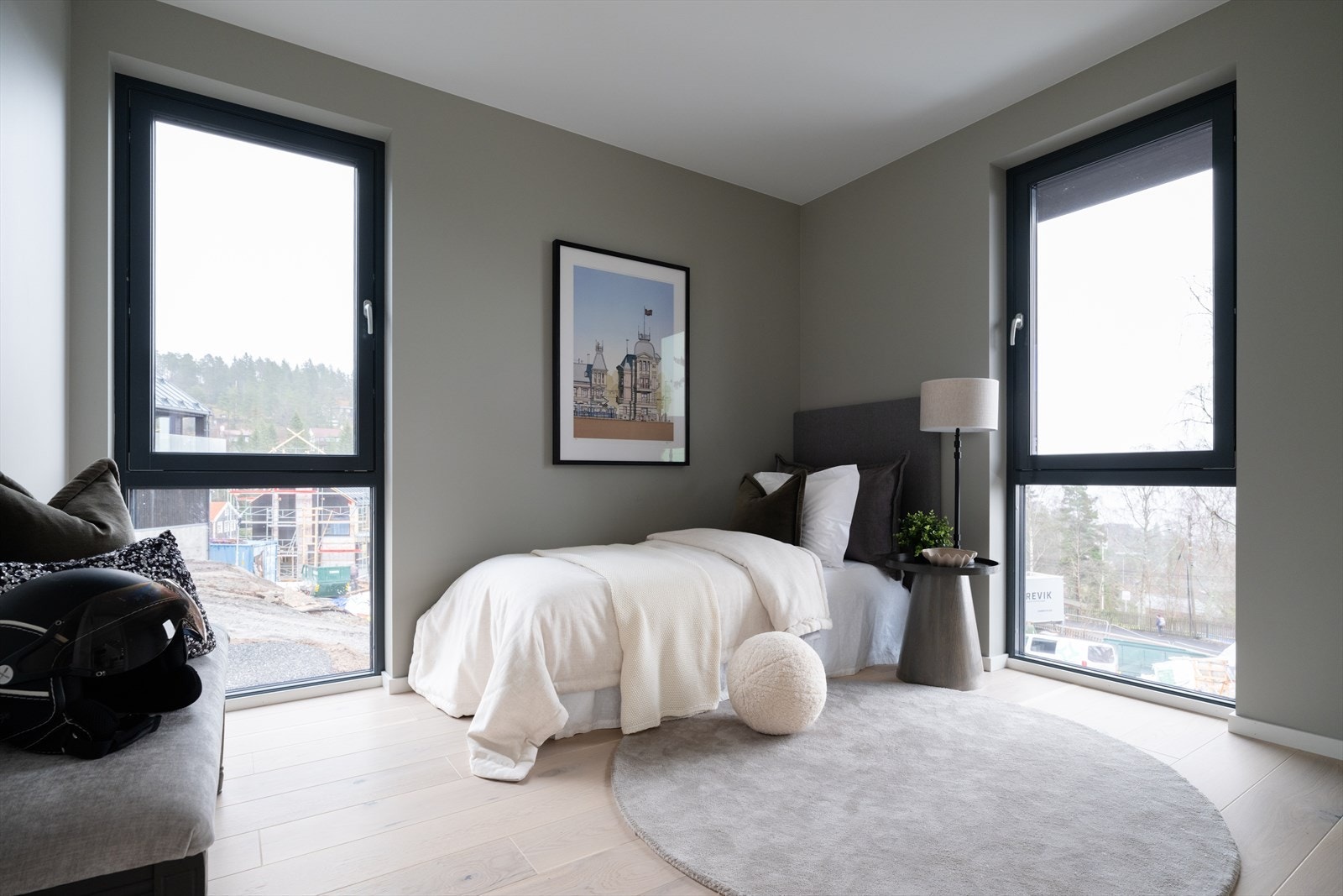 To øvrige soverom i etasjen, begge er like store Galleribilde