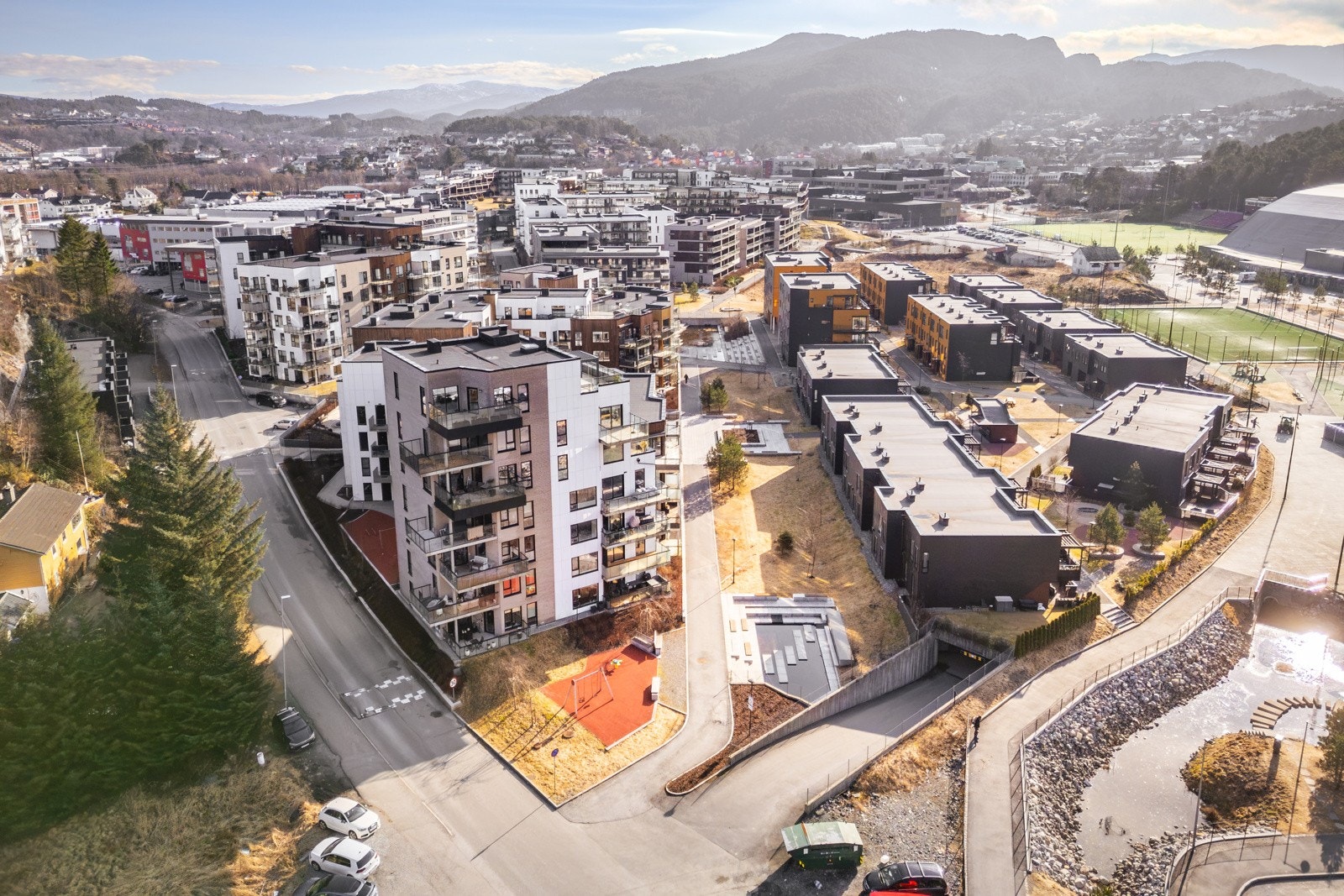 Et meget hyggelig område med sentral plassering i forhold til alt av hverdagsfasiliteter Galleribilde