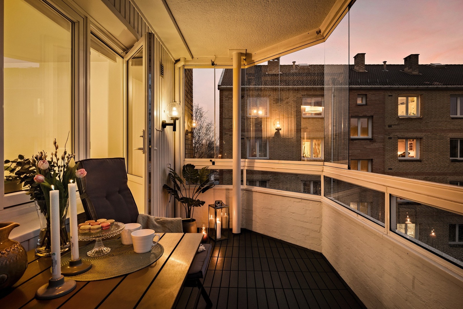 Her bor du med gangavstand til alt du trenger, i et hjem som byr på en lys, luftig og gjennomtenkt planløsning - perfekt for både førstegangskjøpere og små familier. Galleribilde