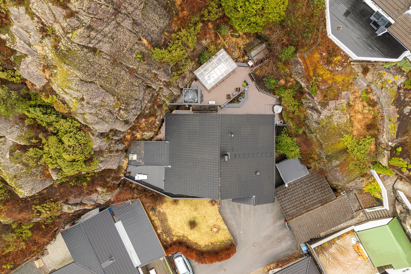 Boligen ligger i et veletablert og attraktivt område med rolige og barnevennlige omgivelser. Galleribilde