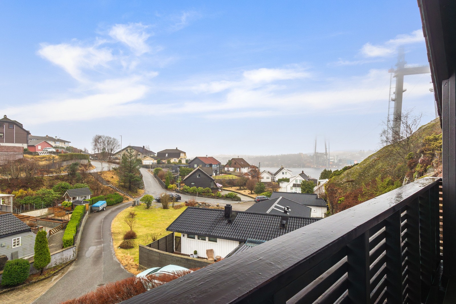 Fra balkongen kan du nyte en utsikt over nabolaget. Galleribilde