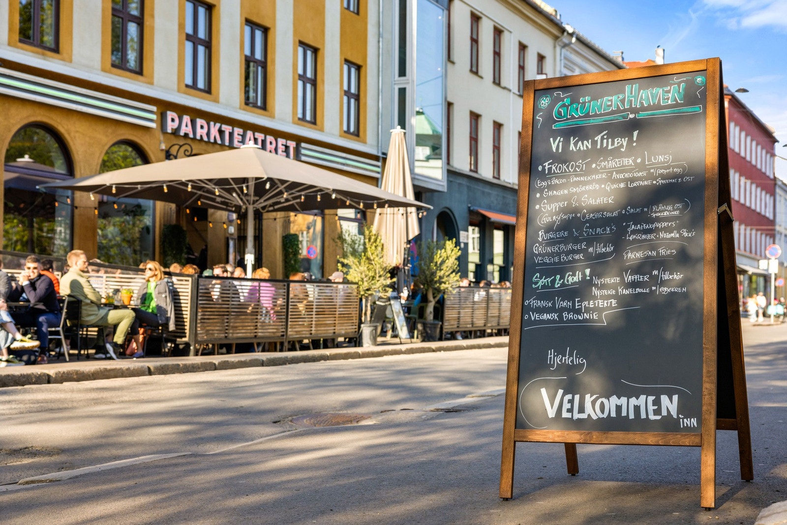 Kort vei til bylivet, til tross for en tilbaketrukket beliggenhet! Her Olaf Ryes plass med utservering, samt Markveien og Thorvald Meyers gate med nisjebutikker og kaféer. Galleribilde