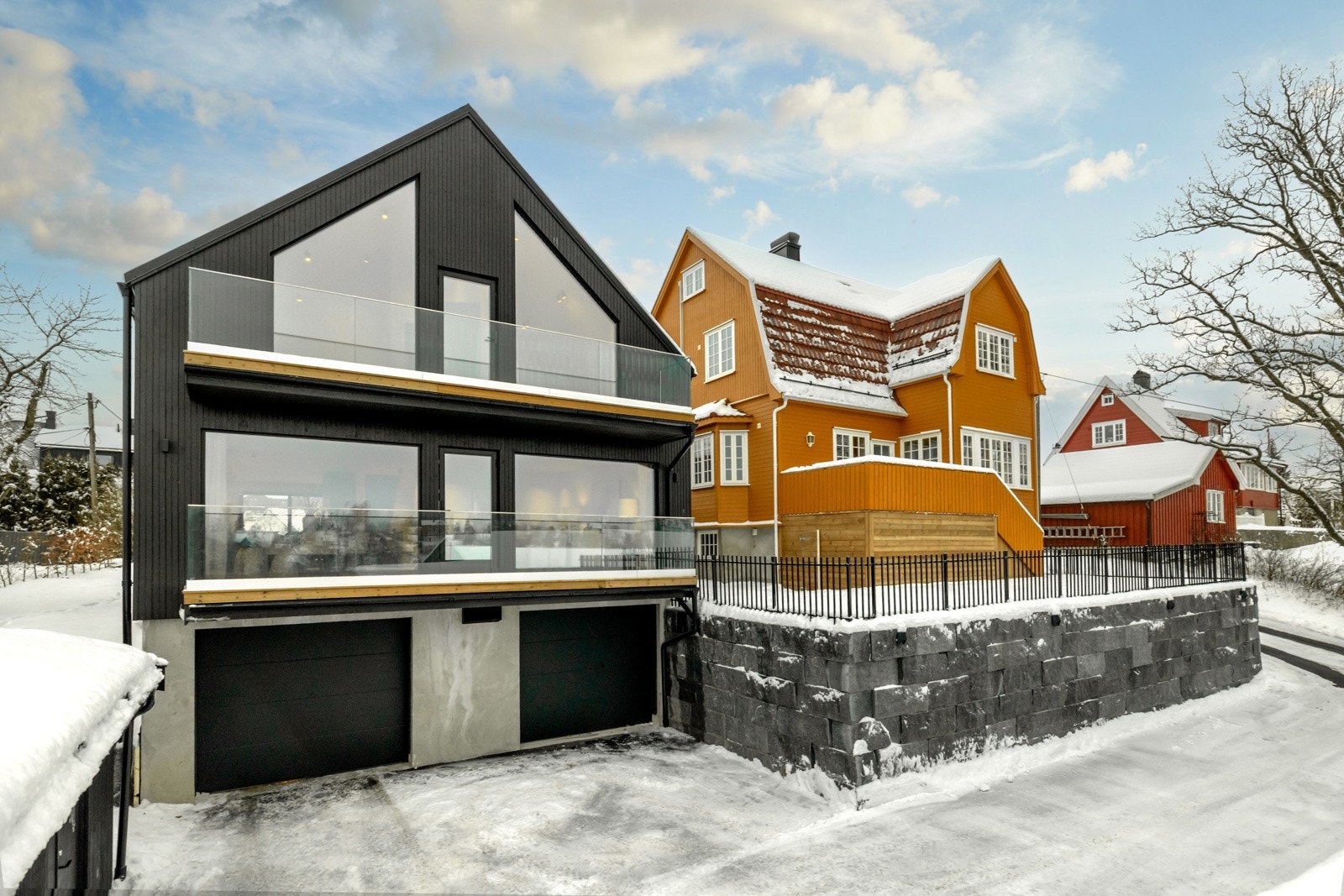 Det er varmekabler i bakken ned mot garasjen. Galleribilde