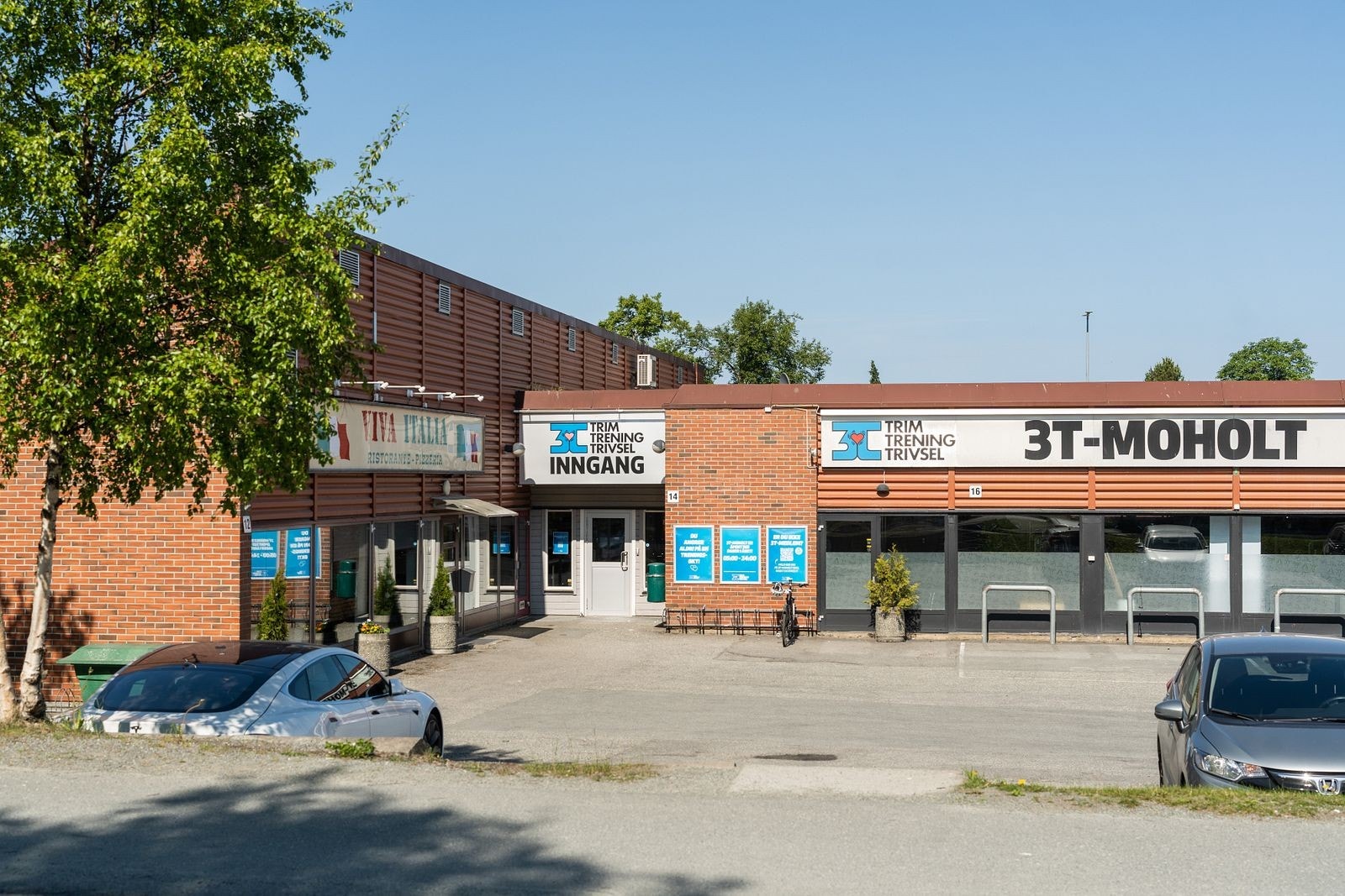 3T treningssenter på Moholt ligger i sykkelavstand fra leiligheten på bare 7 minutter. Nærmeste nabo er et CrossFit senter med store og luftige lokaler på hele 400 m². Galleribilde