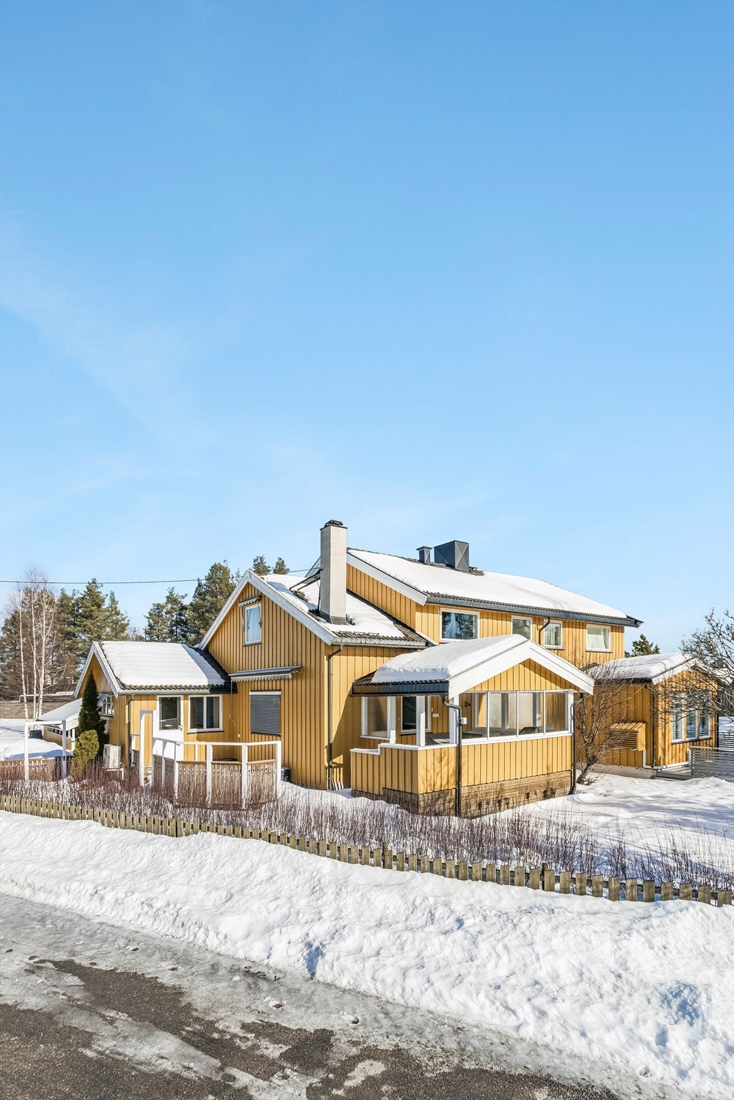 Boligens opprinnelige del ble etterisolert og fikk ny kledning i 2008. Galleribilde