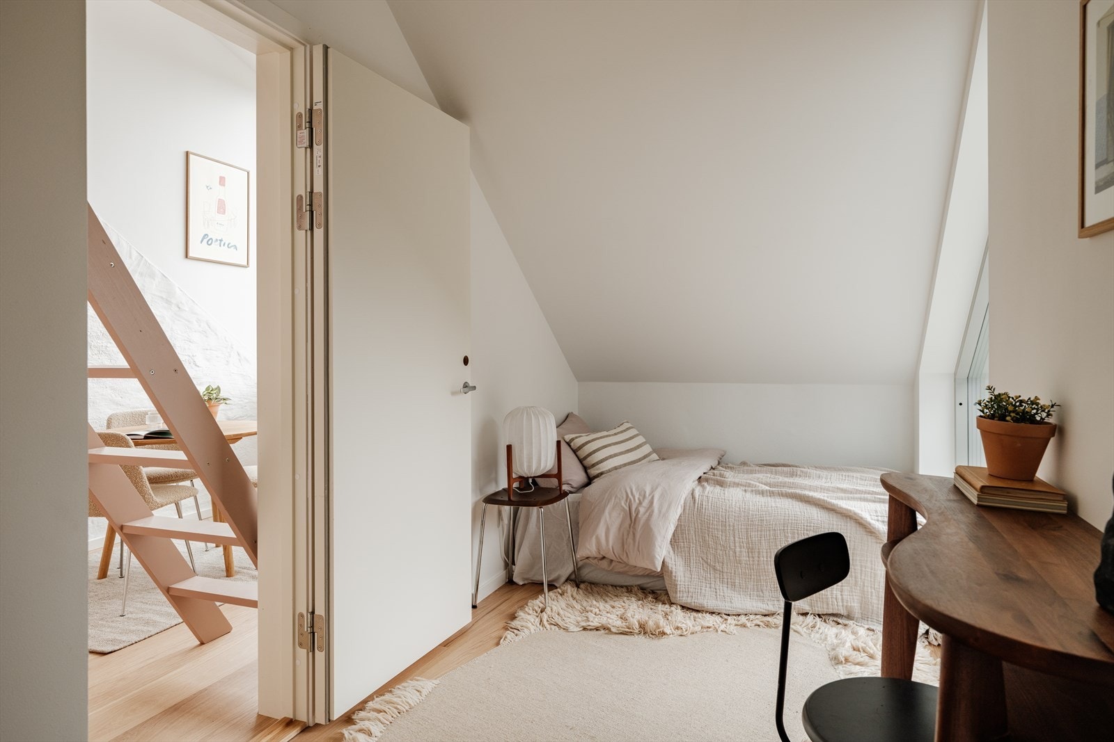 Fleksibel planløsning der man kan leie ut studioleiligheten sammen med soverom 2. Galleribilde