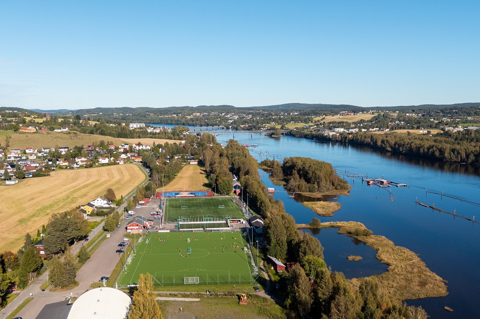 Fetsund byr på fint tilbud for idrett ved for eksempel Fedrelandet idrettspark. Galleribilde