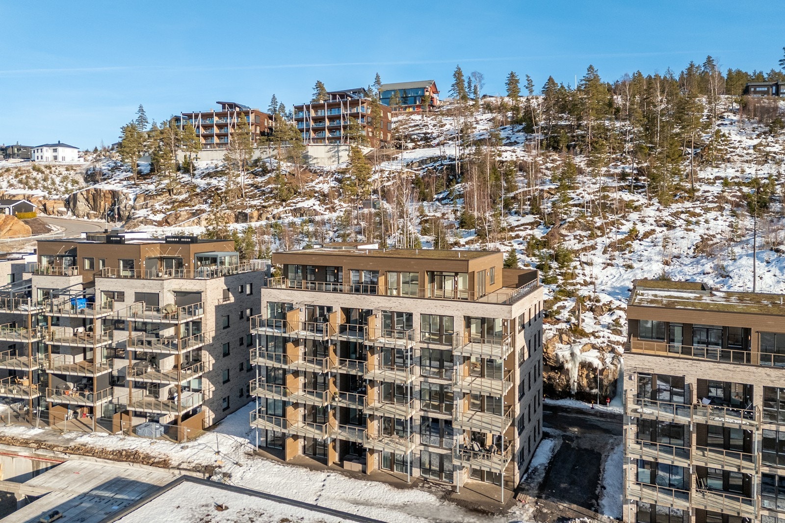 Leiligheten ligger i nest øverste etasje på høyre side. Galleribilde