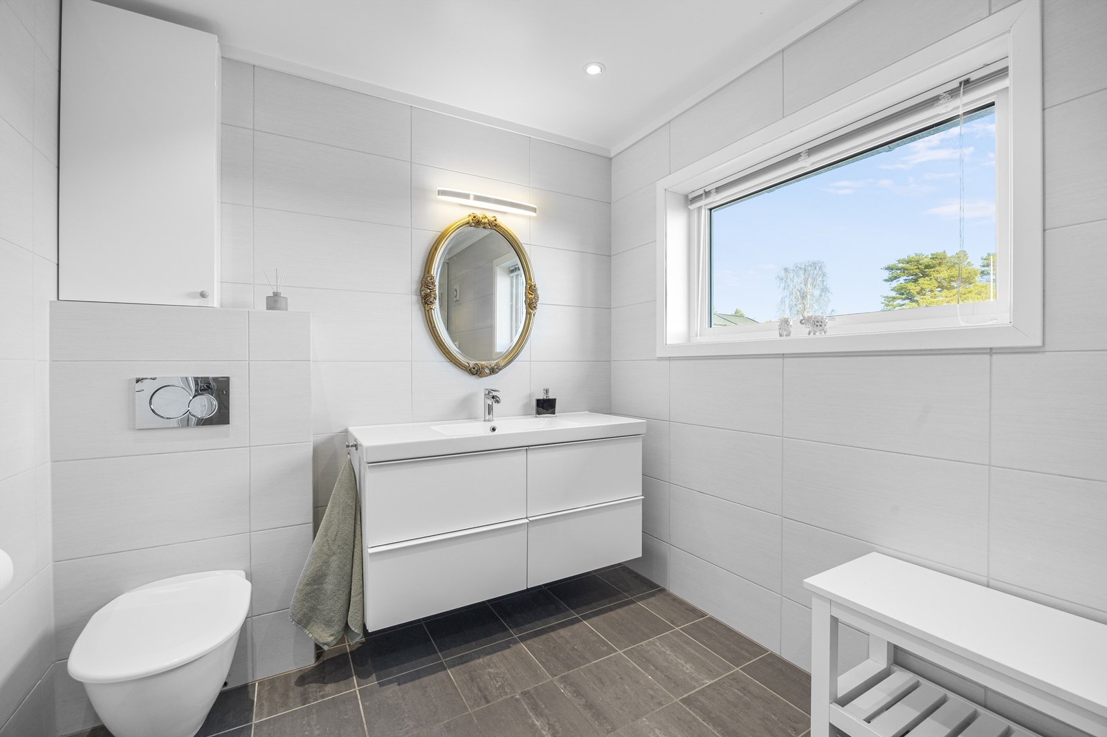 Bad/vaskerom pusset opp våren 2014. Galleribilde