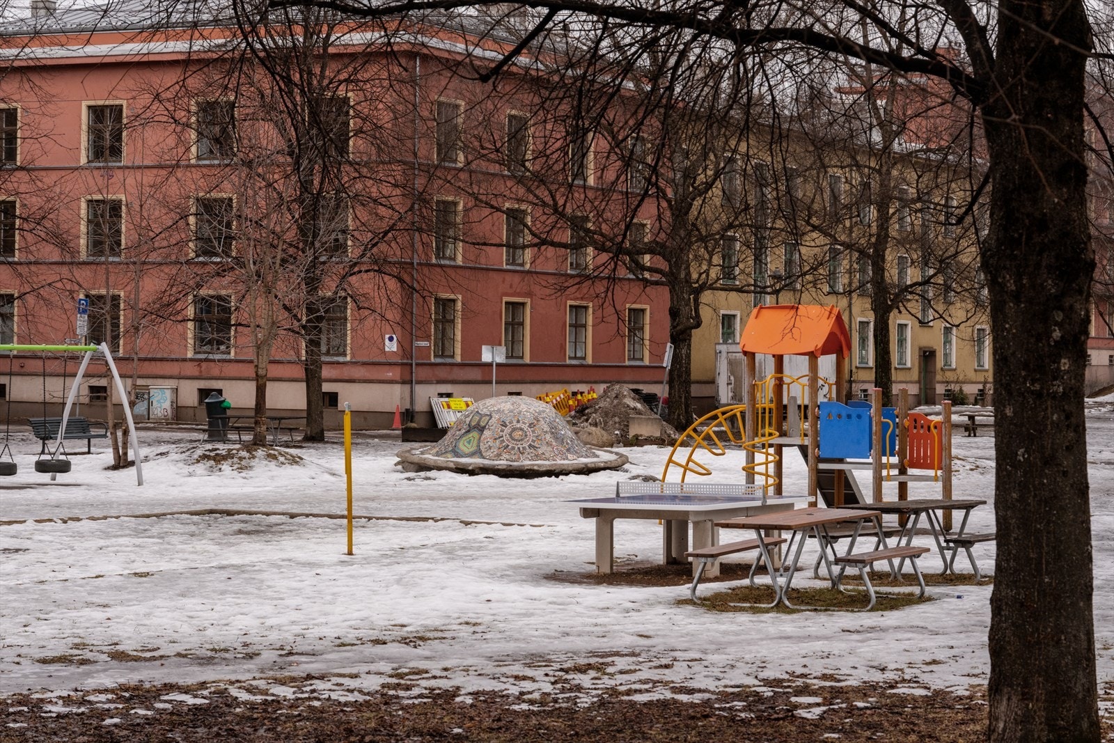 Like utenfor ligger også to lekeplasser, og på Muselunden, omtrent 10 minutters gange unna - finnes fotballbaner og flere aktivitetsmuligheter. Galleribilde