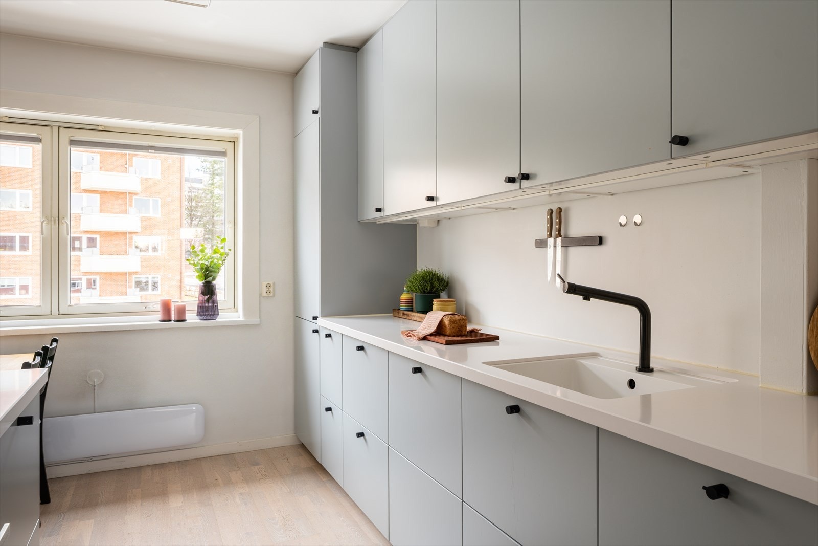 Her får man en attraktiv og tilbaketrukket 3-roms med en sentral og attraktiv beliggenhet på øvre Torshov. Galleribilde