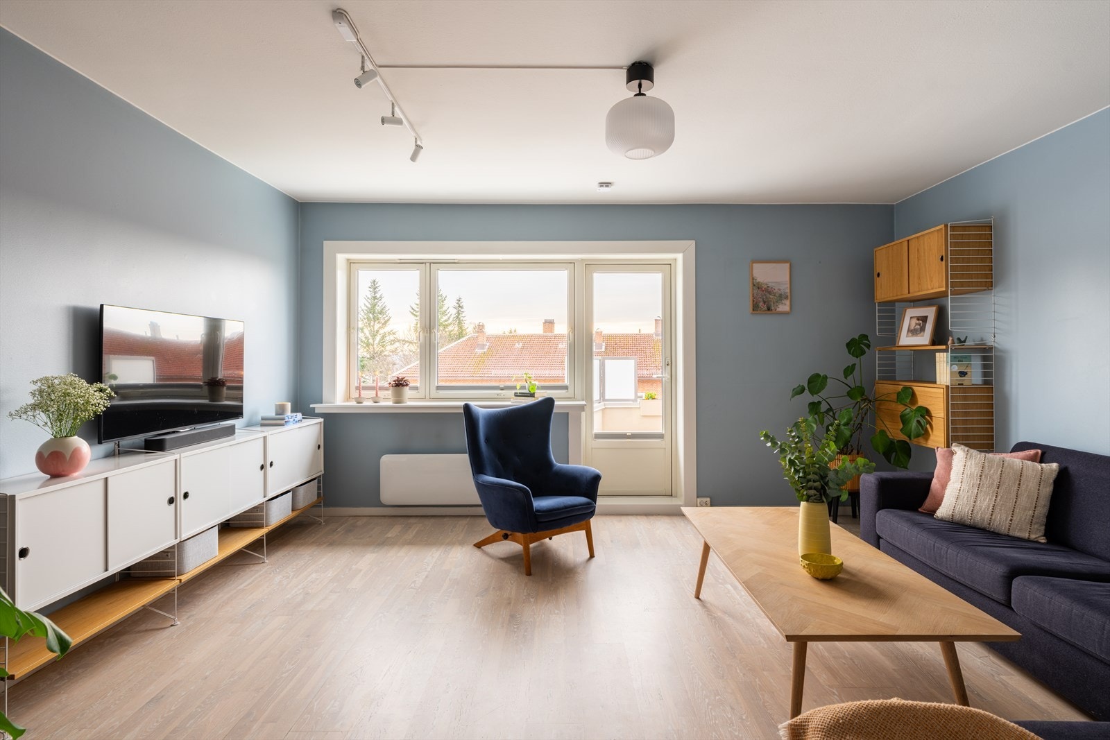 Fra stuen er det utgang til en sydvestvendt balkong på ca. 3,5 kvm. Galleribilde