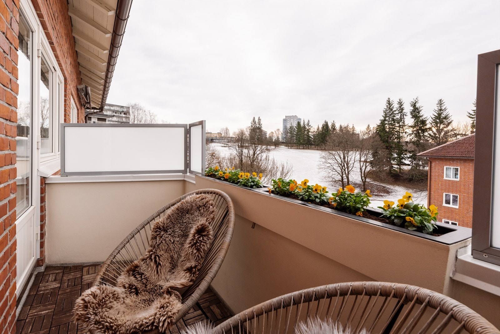 En fantastisk toppleilighet med usjenert beliggenhet og gode solforhold. Galleribilde