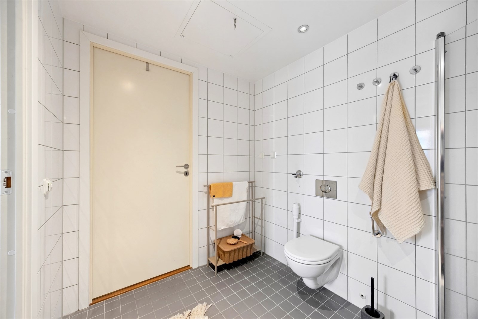 Det er både opplegg og plass for vaskemaskin og tørketrommel. Galleribilde