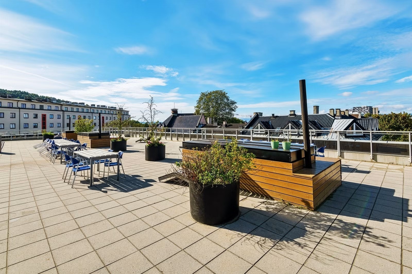 Ta heisen rett opp til flott, felles takterrasse. Galleribilde