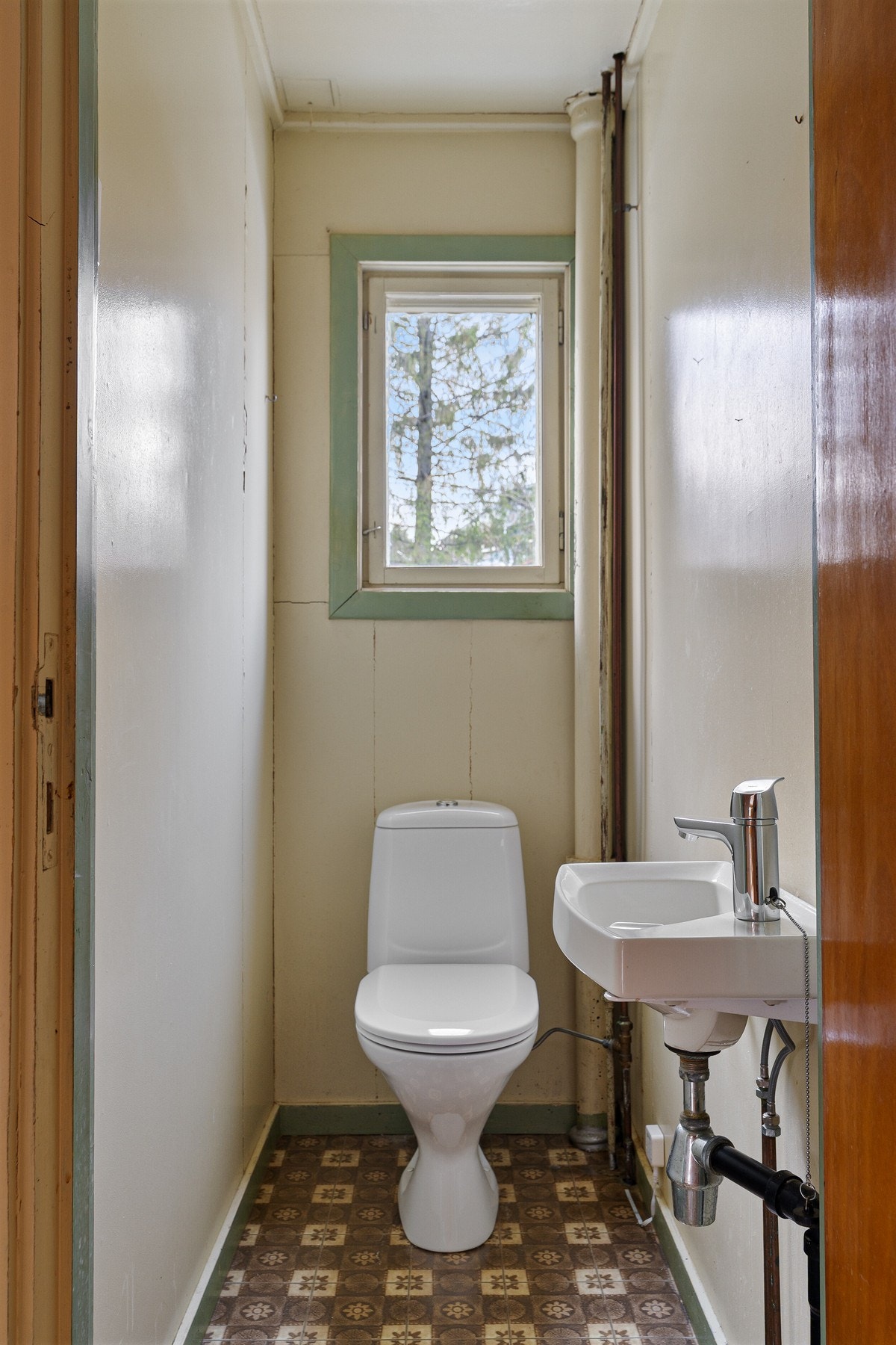 Toalett. Galleribilde