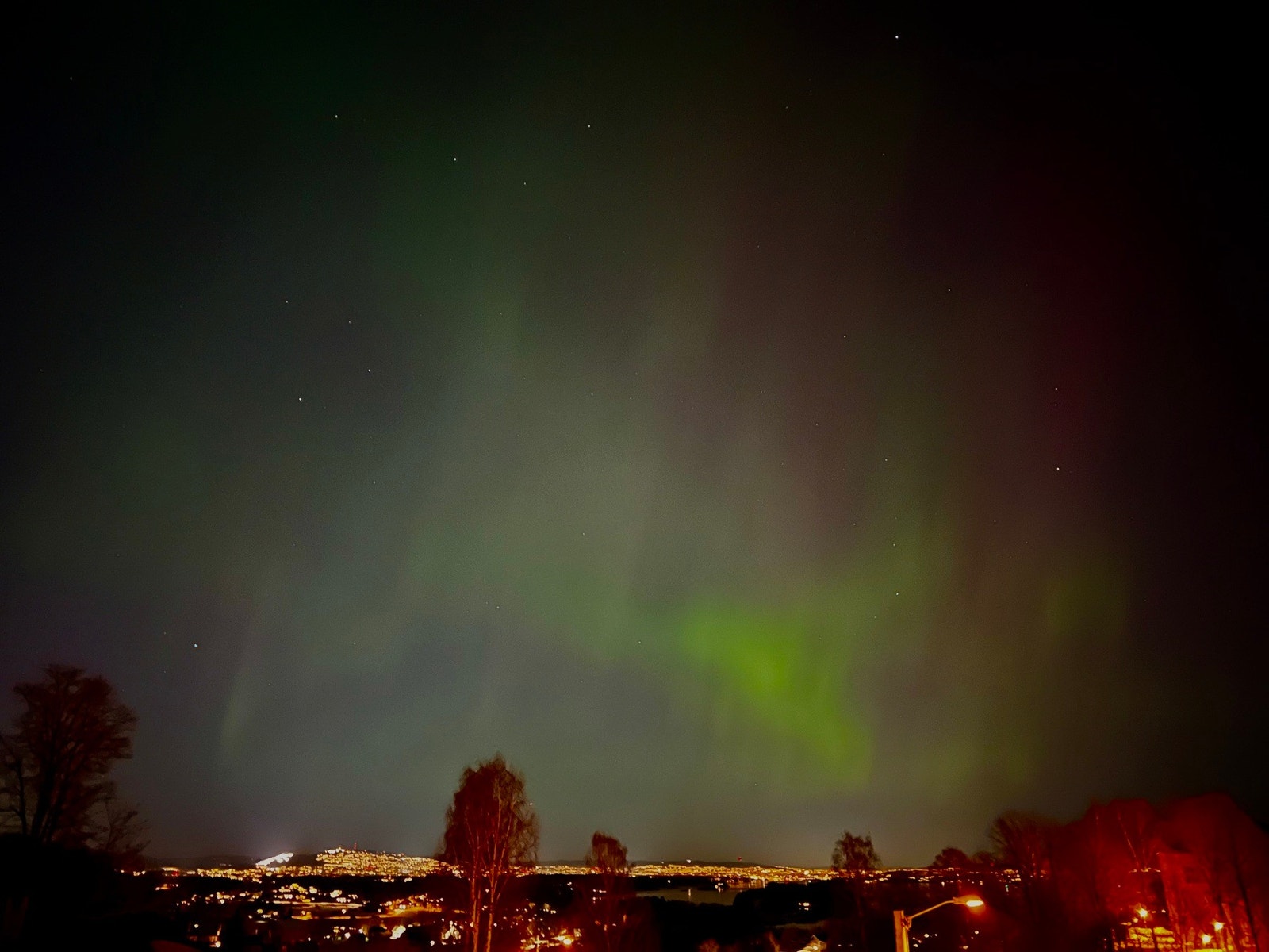 en gang i blant titter Nordlyset frem i utsikten. Galleribilde