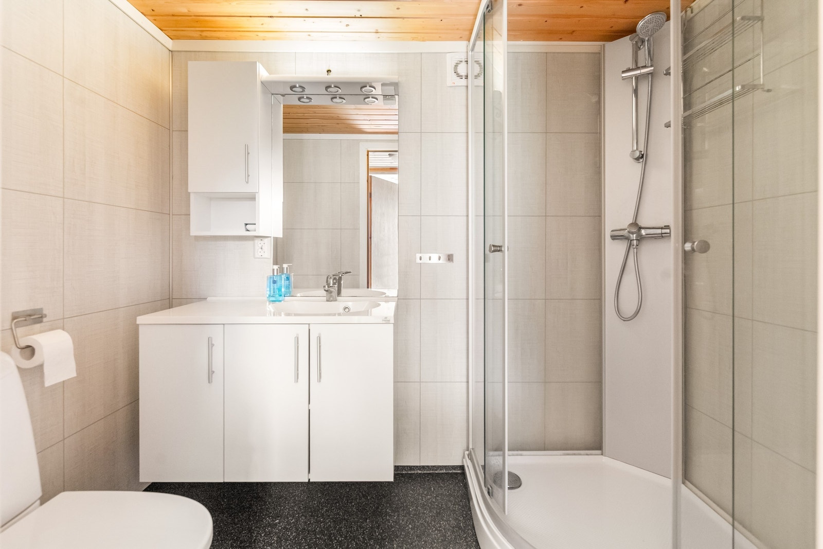 Bad i anneks Galleribilde