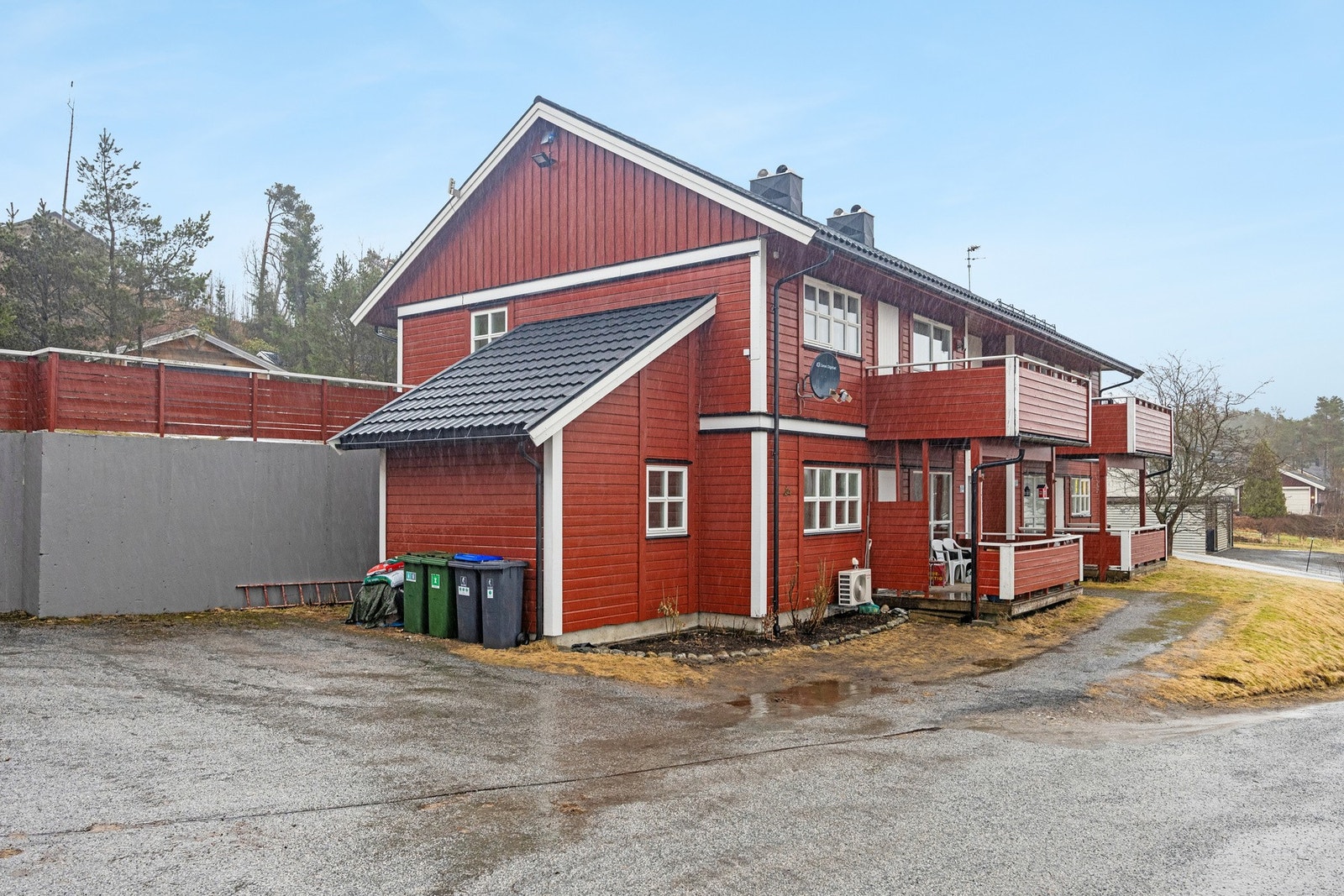 Ali Khoshnau ved EiendomsMegler 1 har gleden av å presentere Trøavegen 69 B! Galleribilde