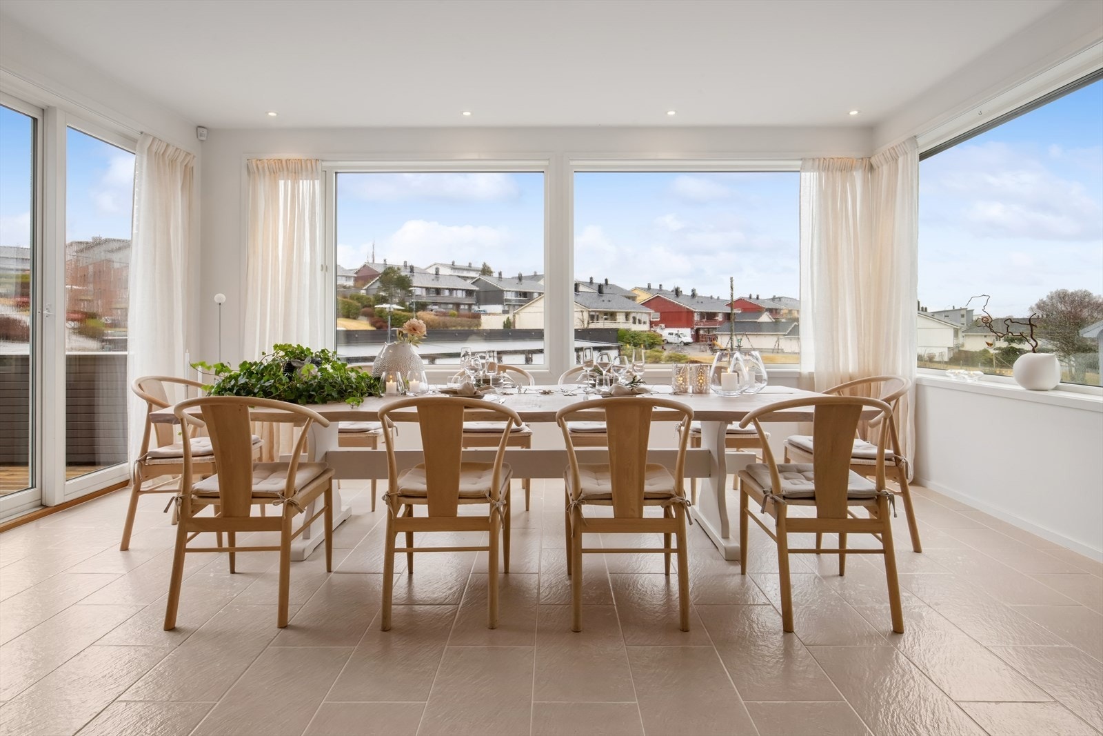 2. etg: Spisestue Galleribilde