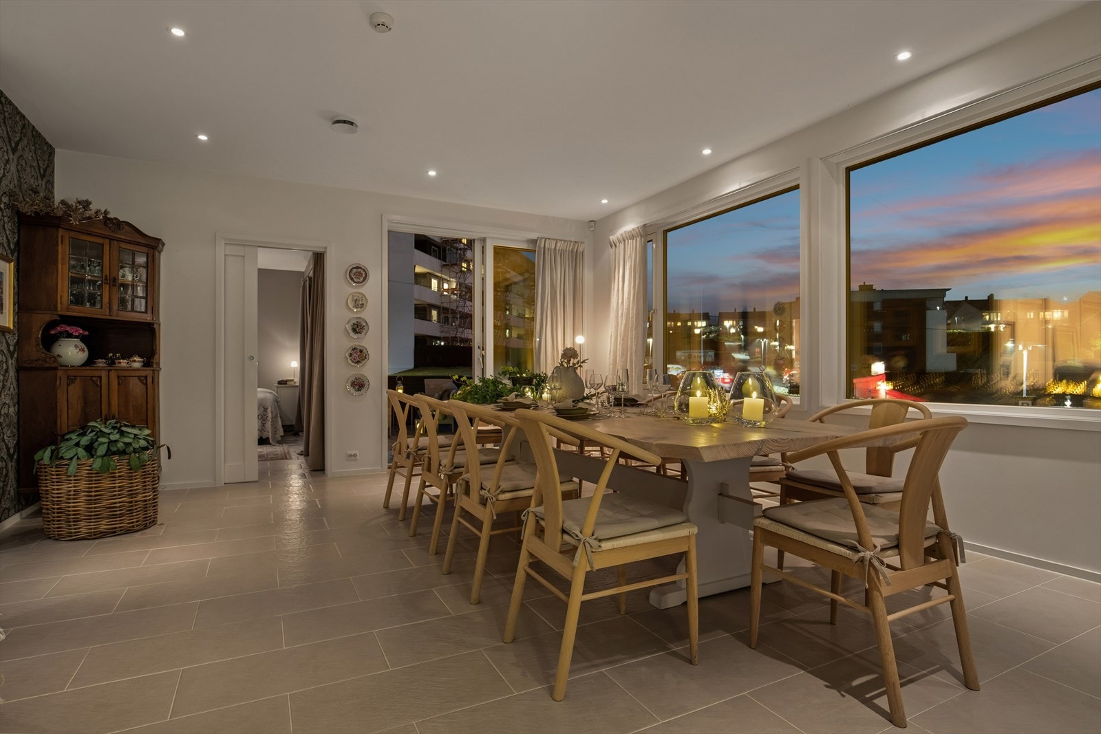 2. etg: Spisestue Galleribilde