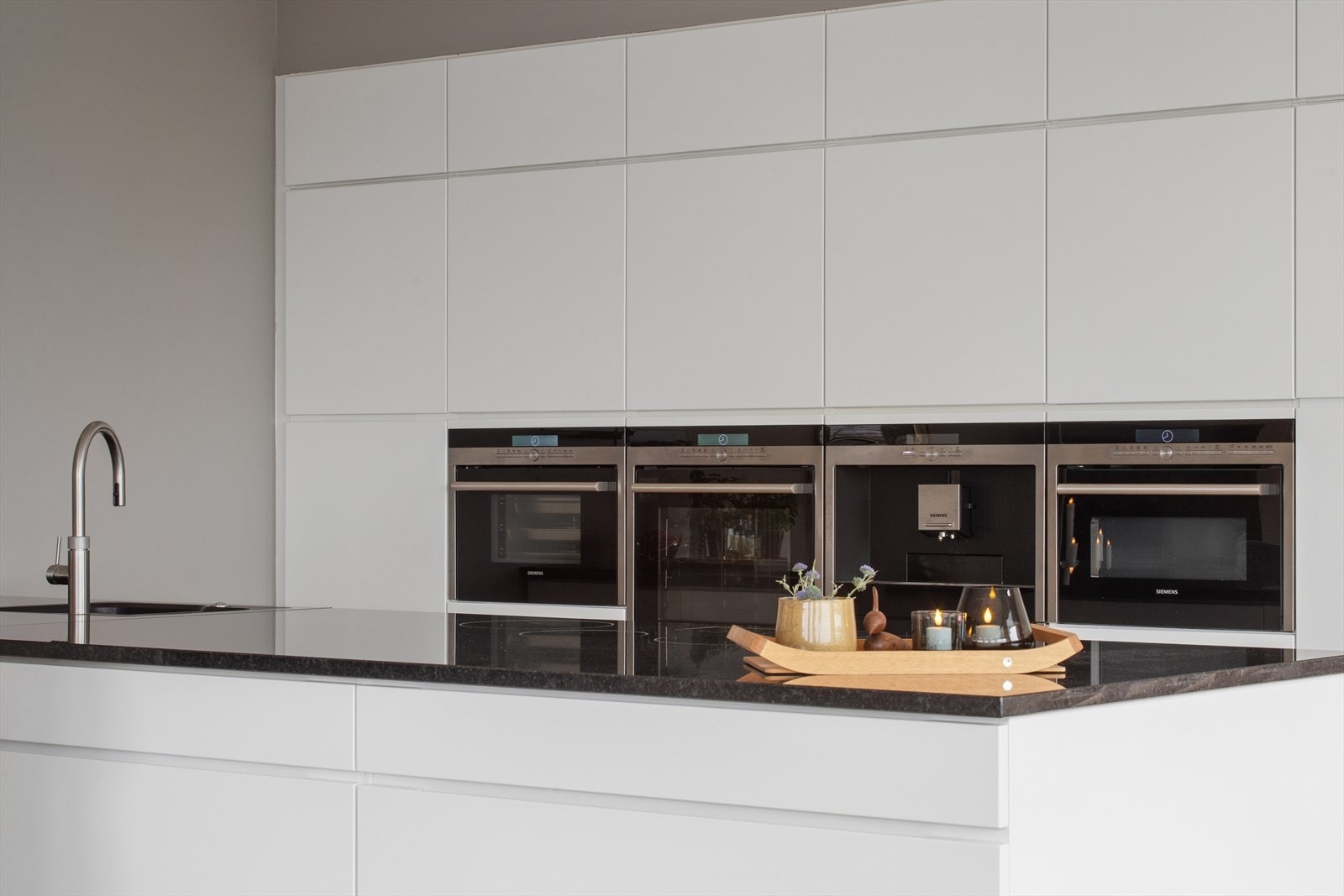 2. etg: Integrert dampovn, kaffemaskin, mikrobølgeovn, stekeovn og kjøleskap Galleribilde