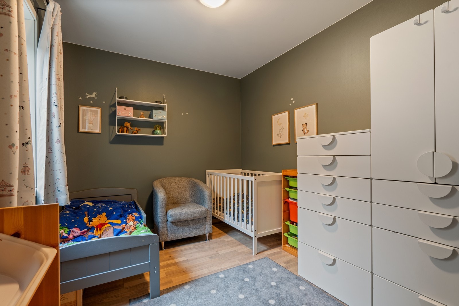 Soverom 2 egner seg godt som barnerom, gjesterom eller kontor Galleribilde