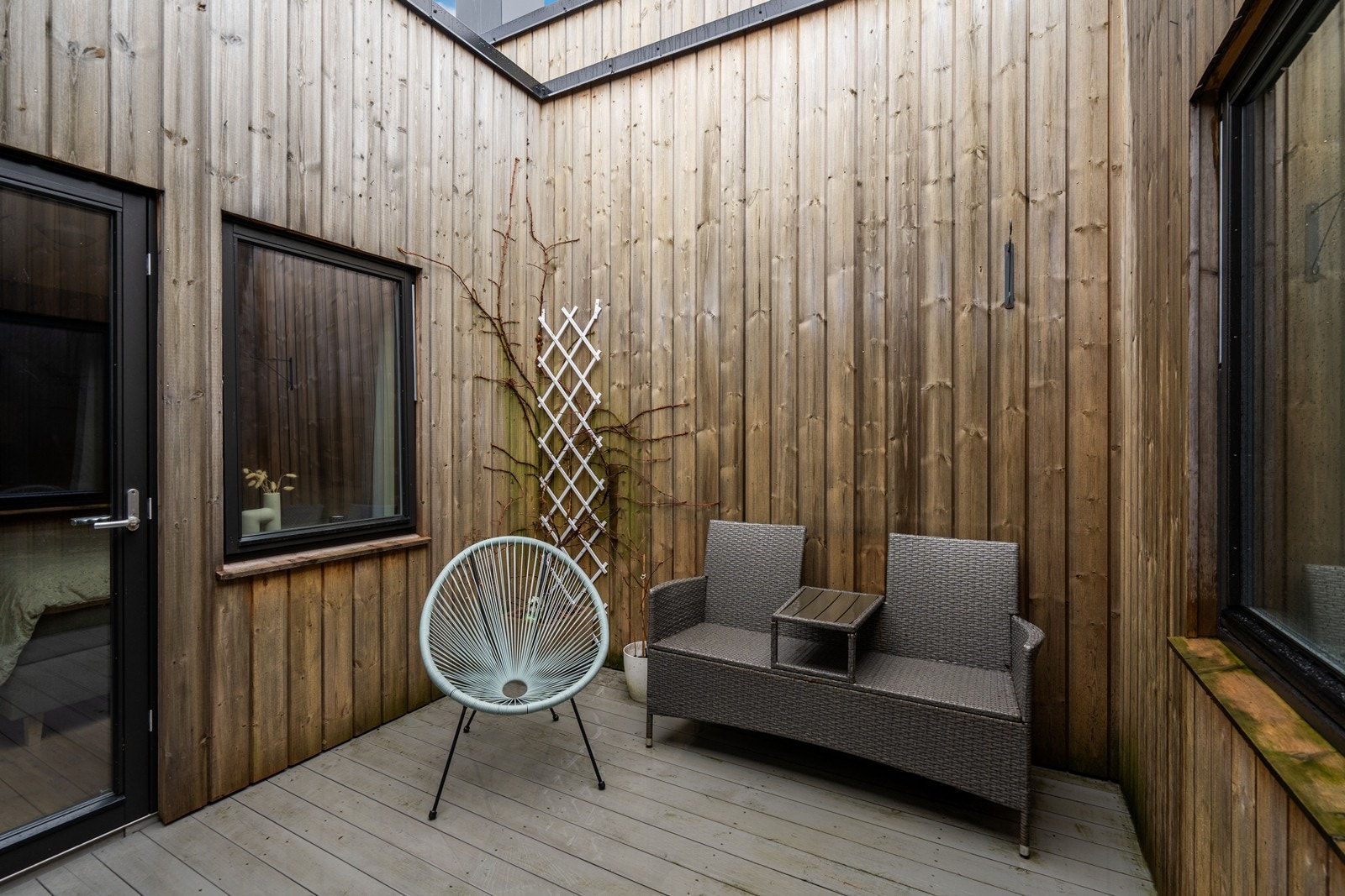 Adkomst til atrium fra hovedsoverom og kjøkken Galleribilde