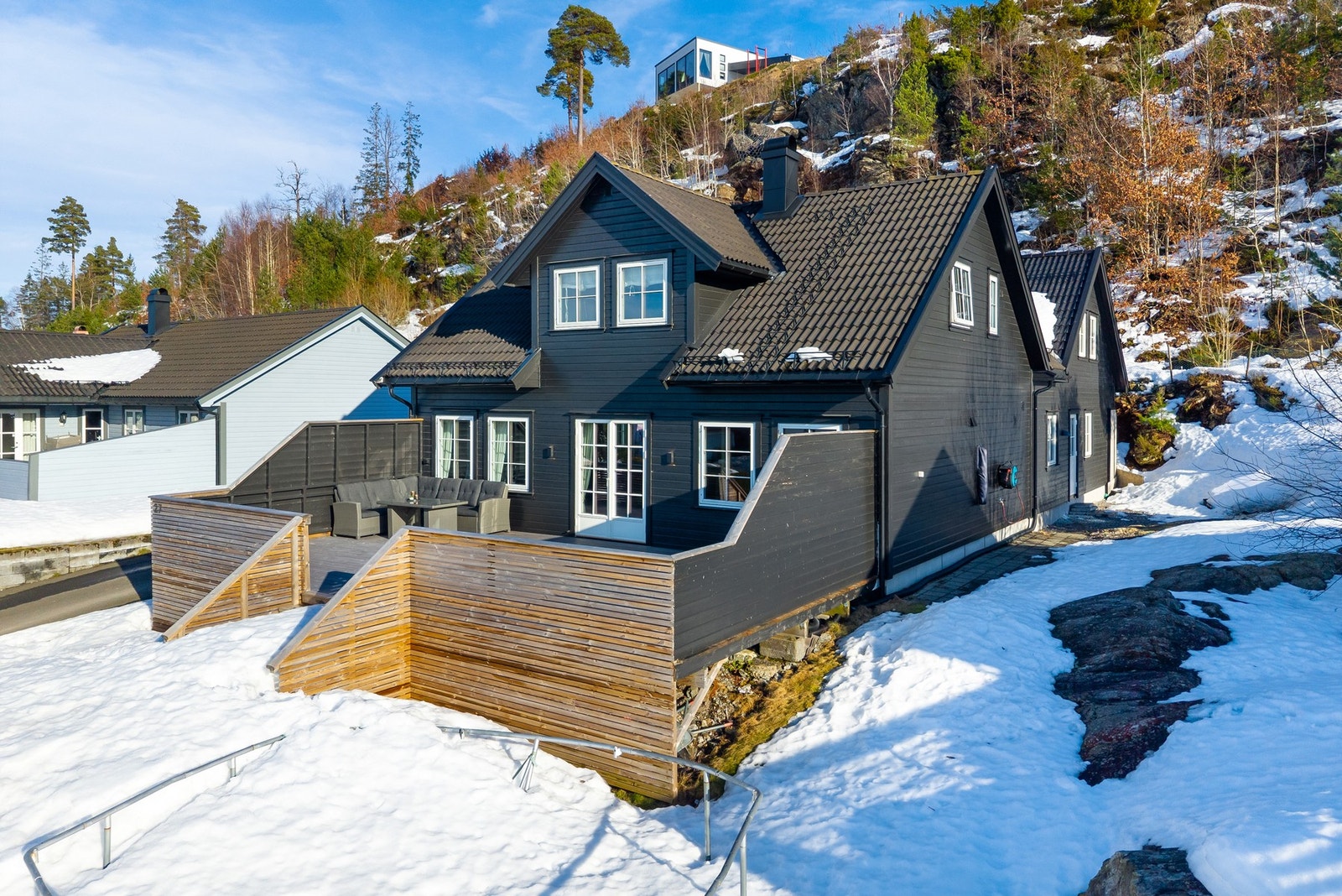 Eiendommen er presentert av Jan Terje Øygarden. Eiendomsmegler MNEF - Meglerhuset & Partners AS Galleribilde