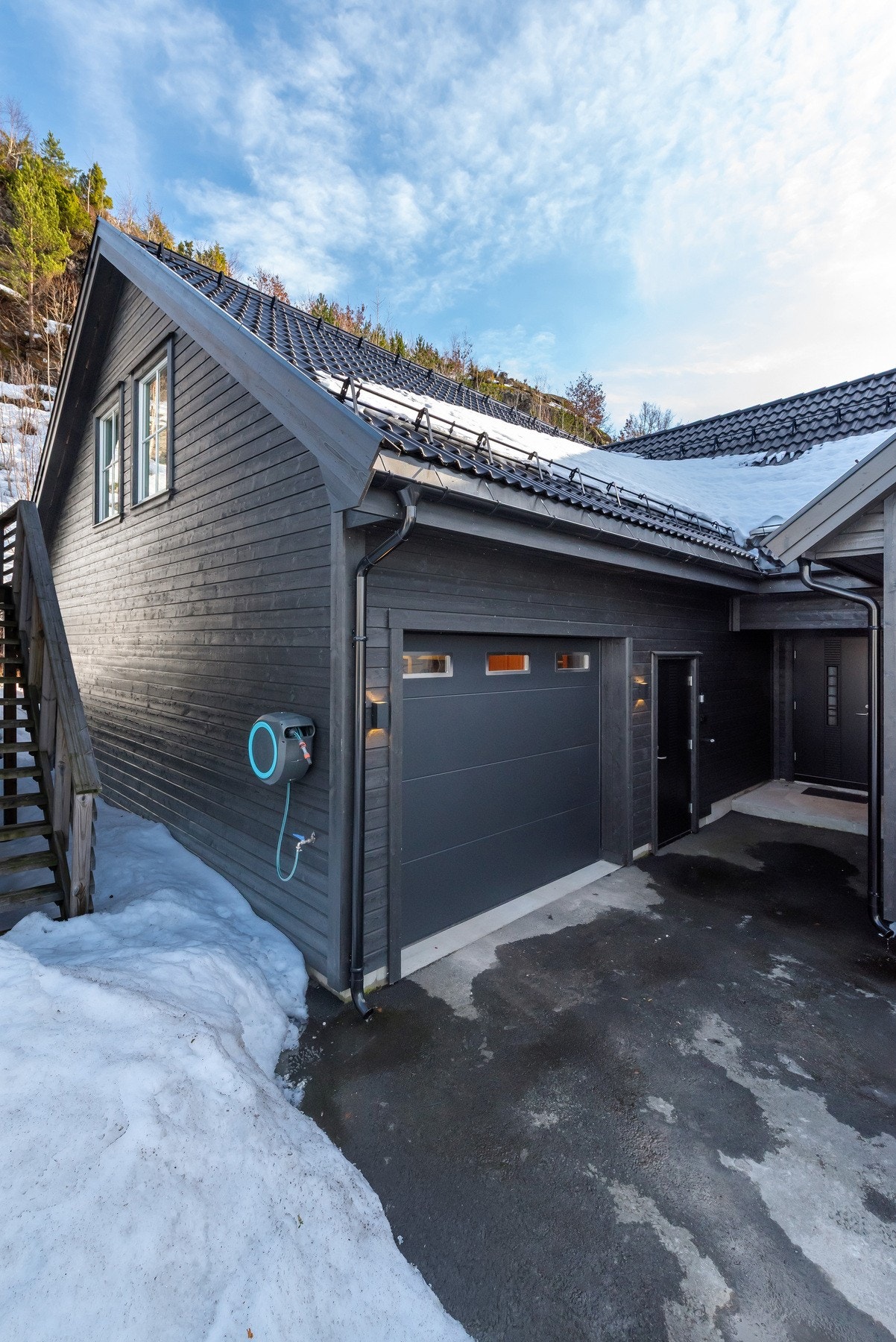 Integrert garasje med enkel adkomst. Galleribilde