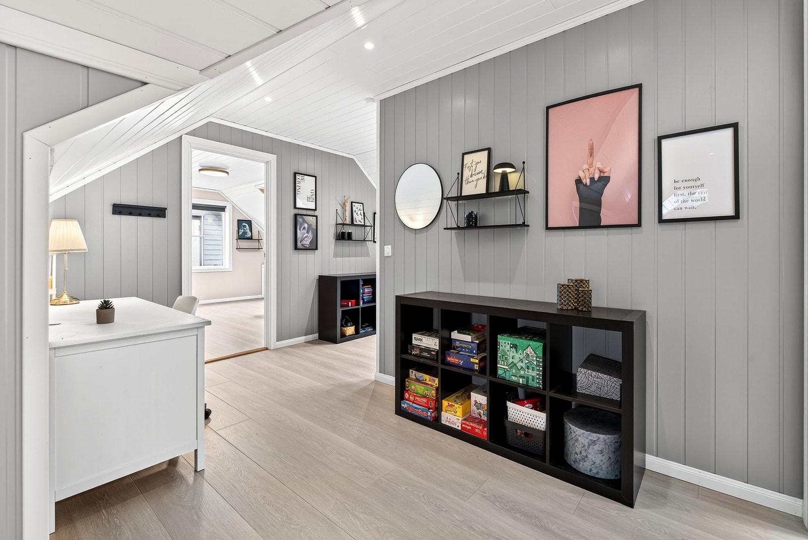 Romslig gang i 2.etasje Galleribilde