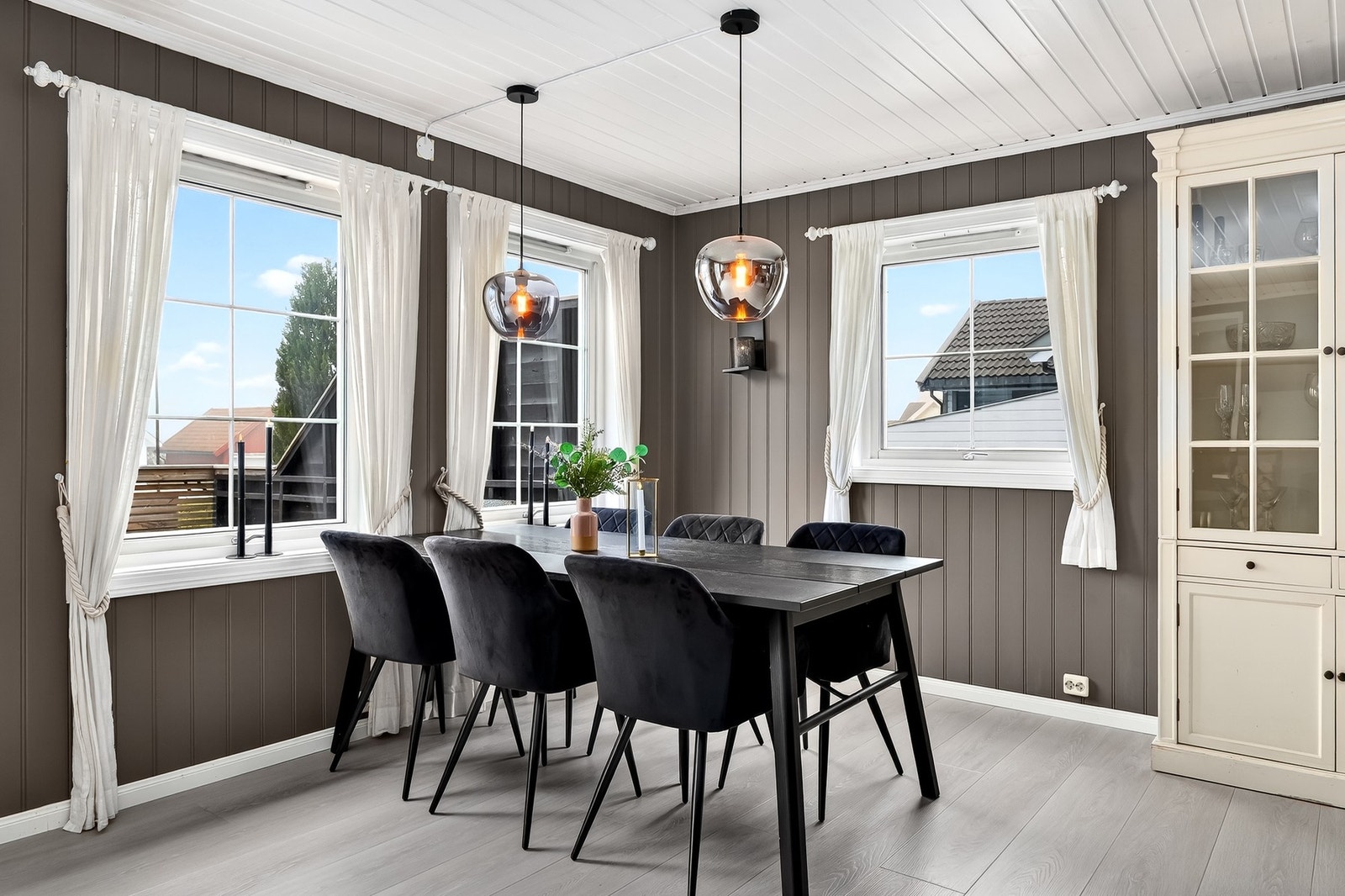 Innbydende og flott - både til hverdags og ved sosiale sammenkomster. Galleribilde