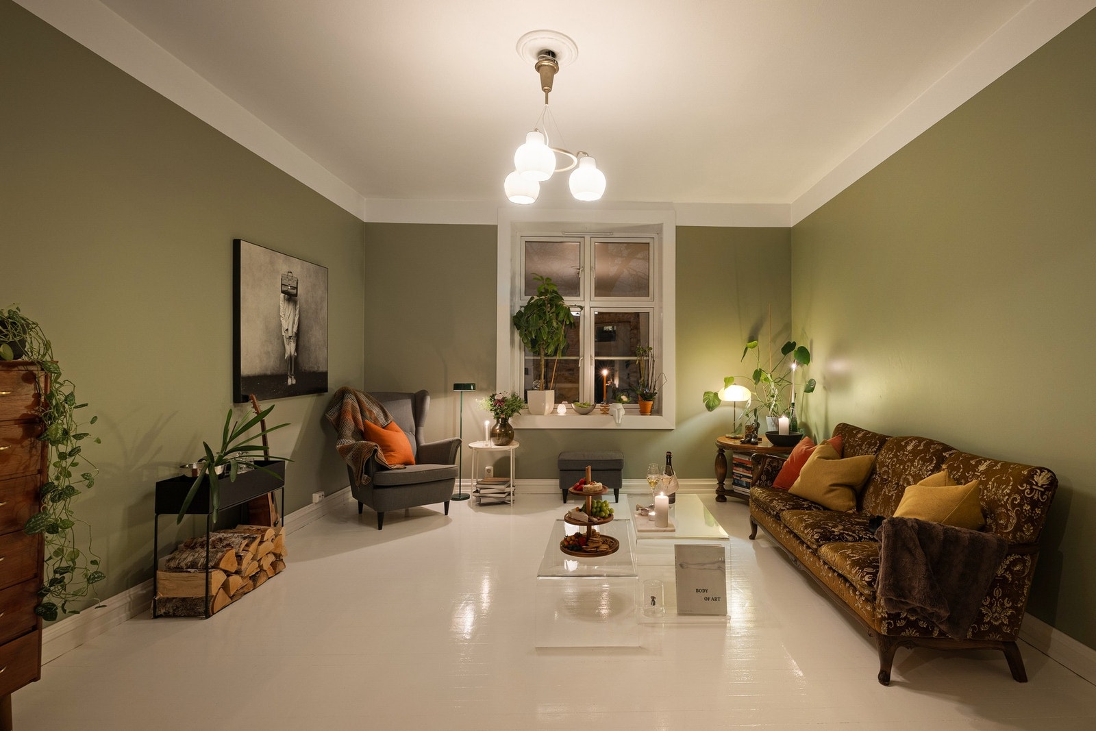 Kveldsbilder fra stuen. Galleribilde