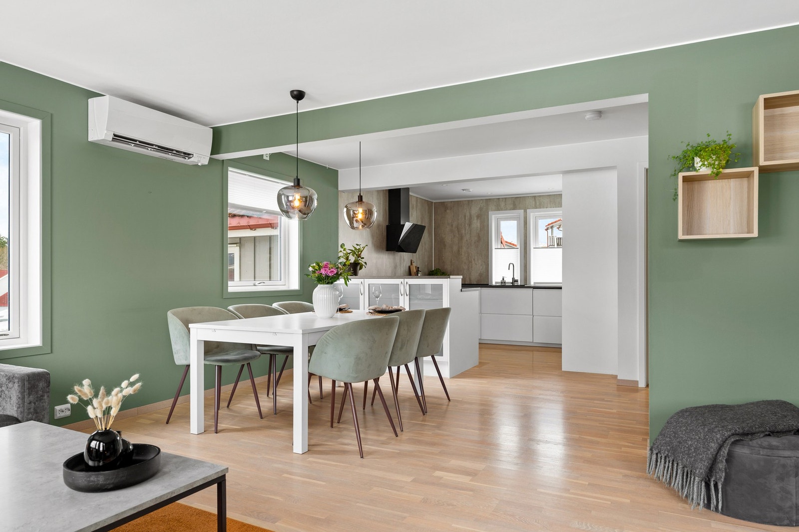 Det er utrolig god planløsning med romslige oppholdsrom. Galleribilde