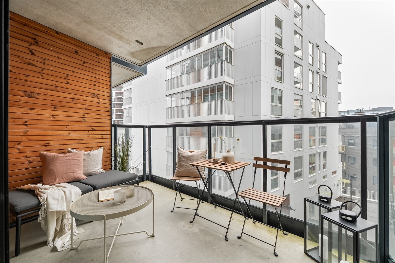 En moderne og attraktiv selveierleilighet fra 2021, med kort vei til alle fasiliteter. Galleribilde