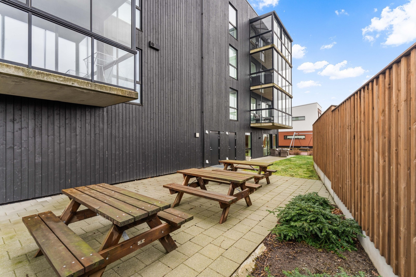Felles uteområde. Galleribilde