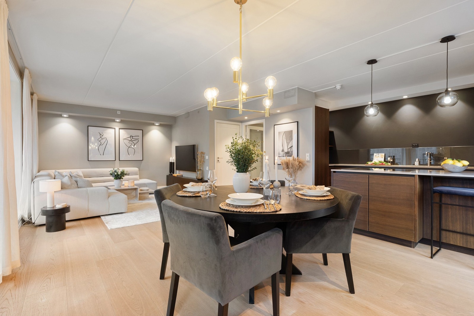 Alle gulv har behagelig vannbåren varme Galleribilde