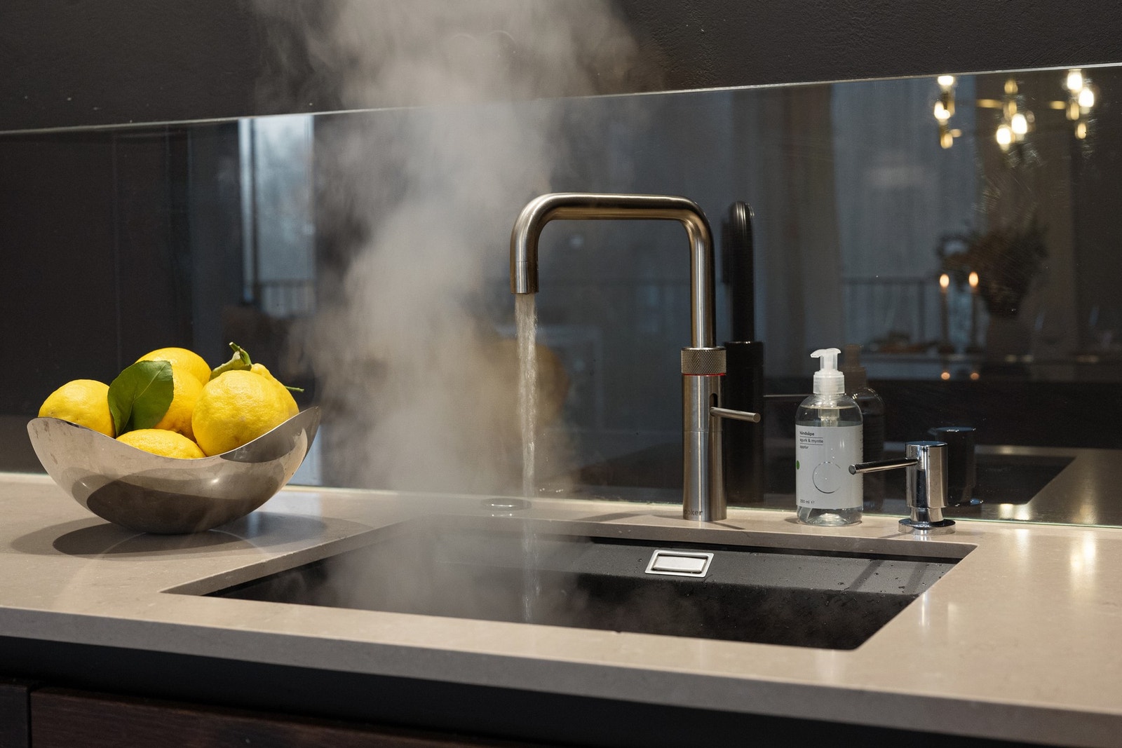 Blandebatteri med Quooker (ferskt, kokende vann), perfekt for tekoppen eller enkel tilberedning av mat. Galleribilde